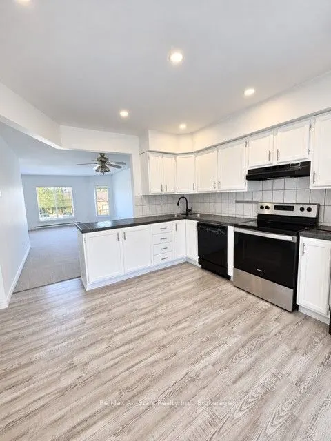 53 Helen Street #2
