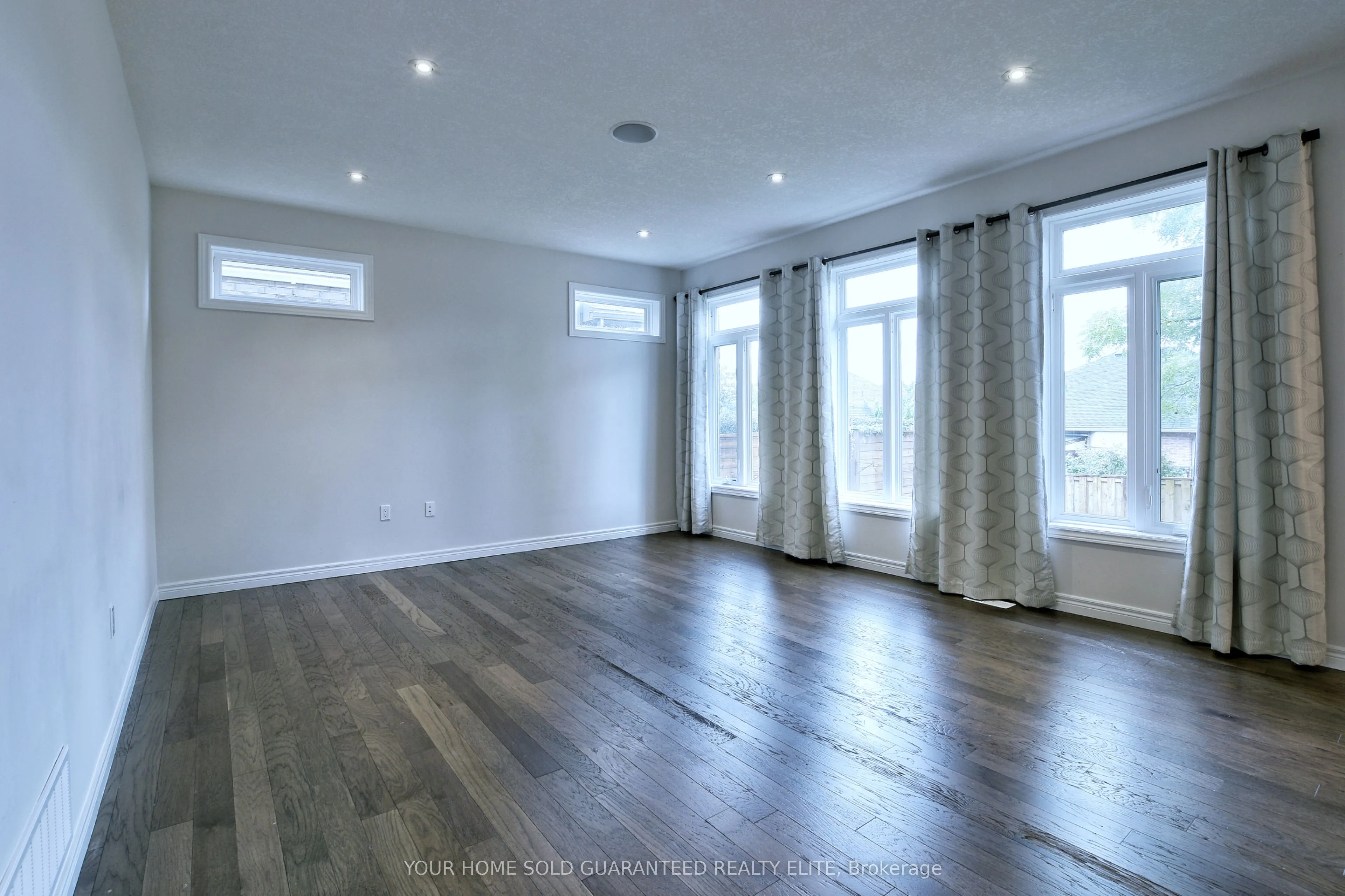 270 Main Street W #5