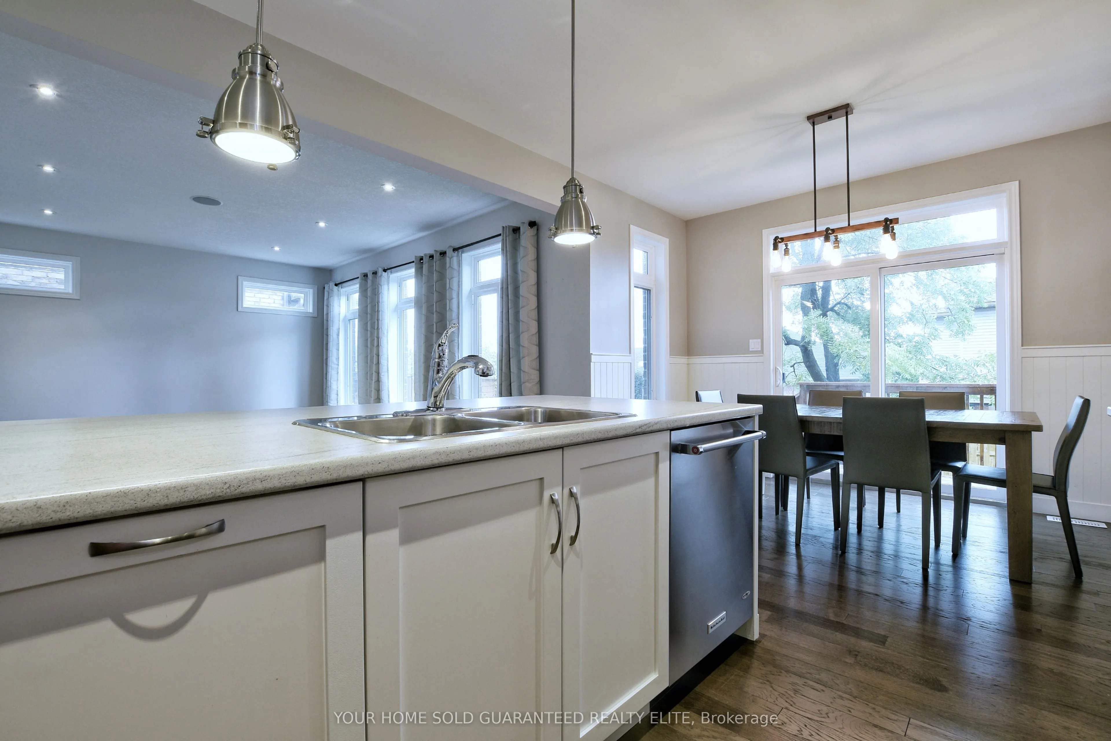 270 Main Street W #5