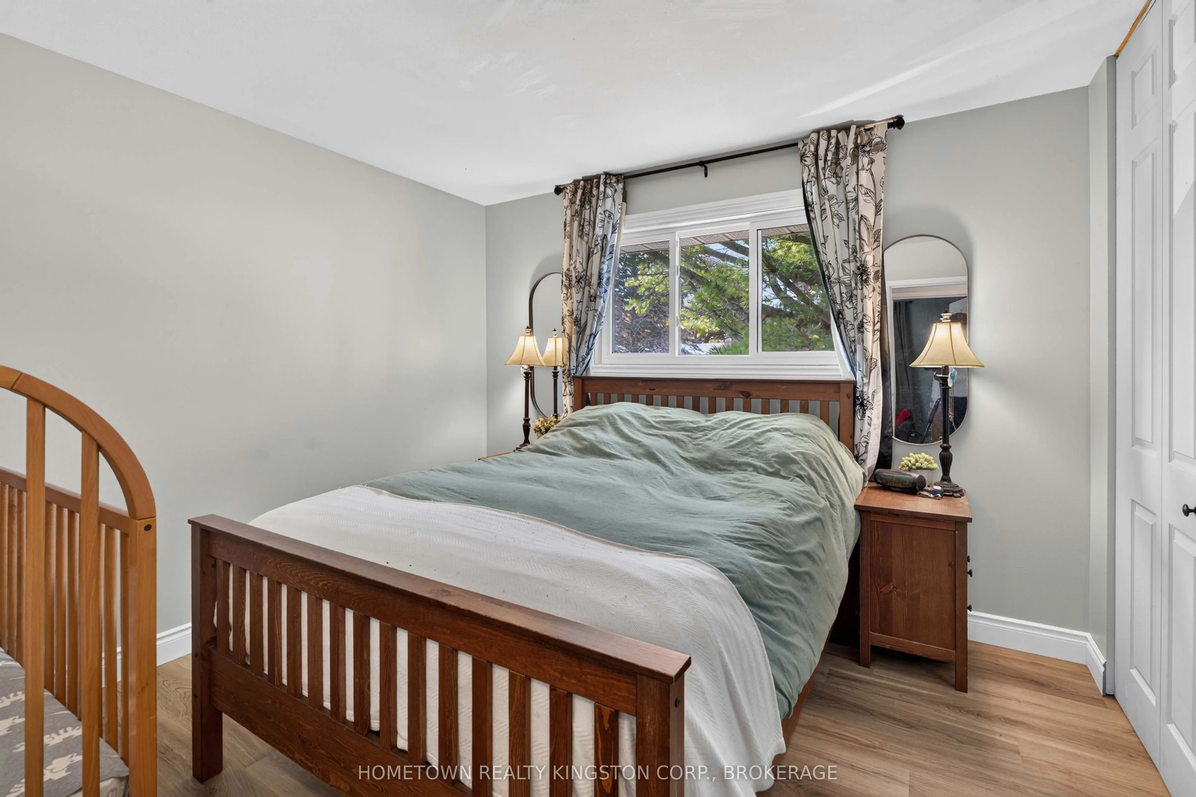 192 Camberley Crescent