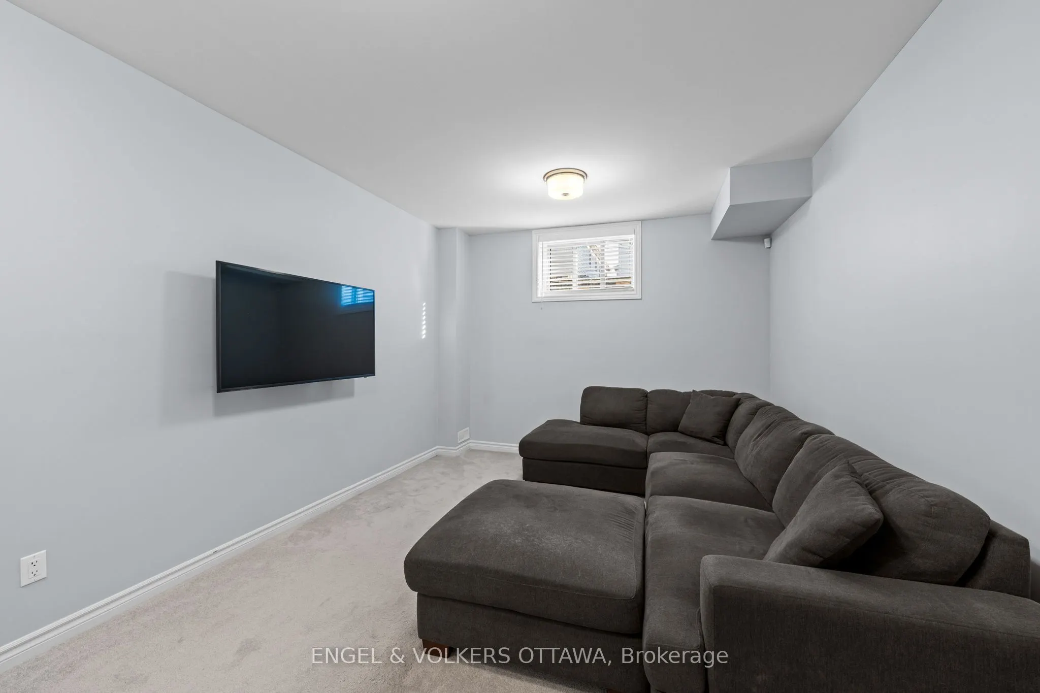 633 Moonflower Crescent