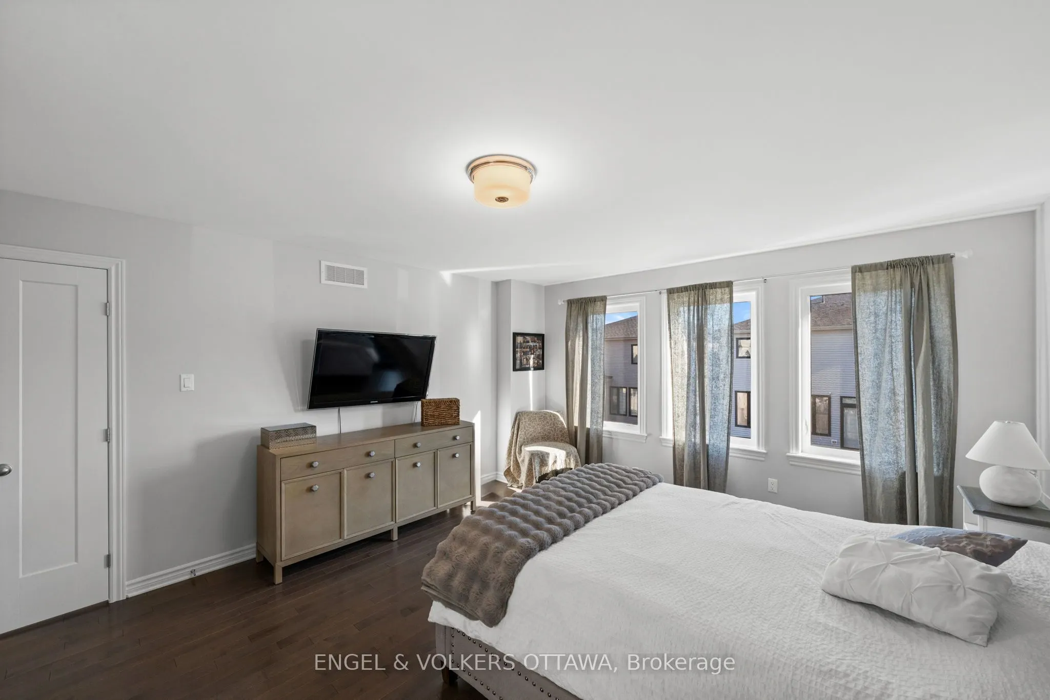 633 Moonflower Crescent