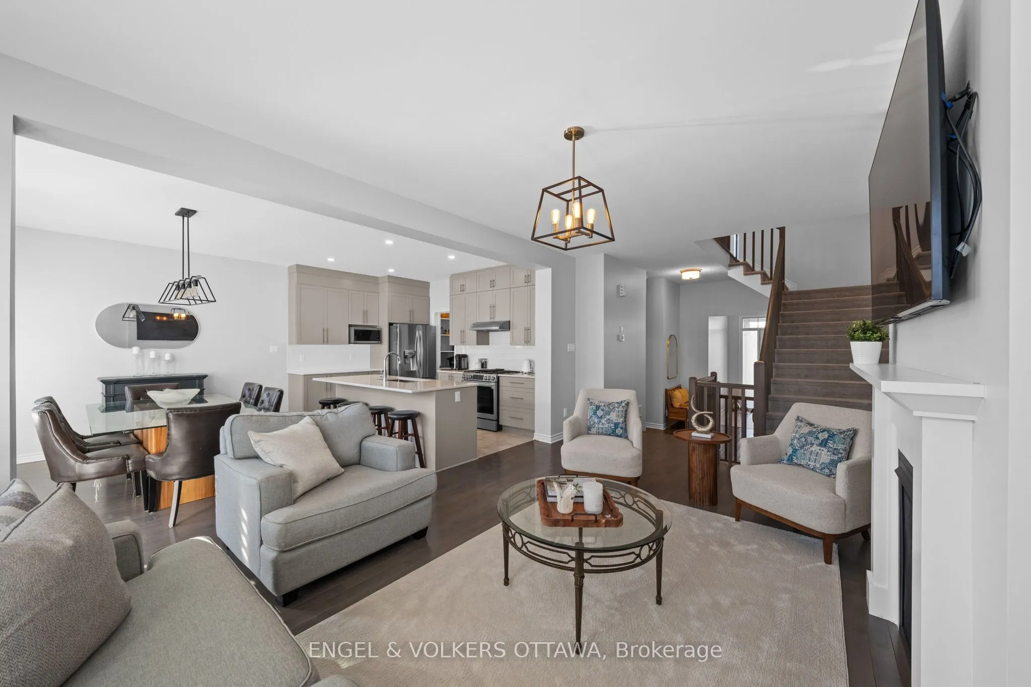 633 Moonflower Crescent