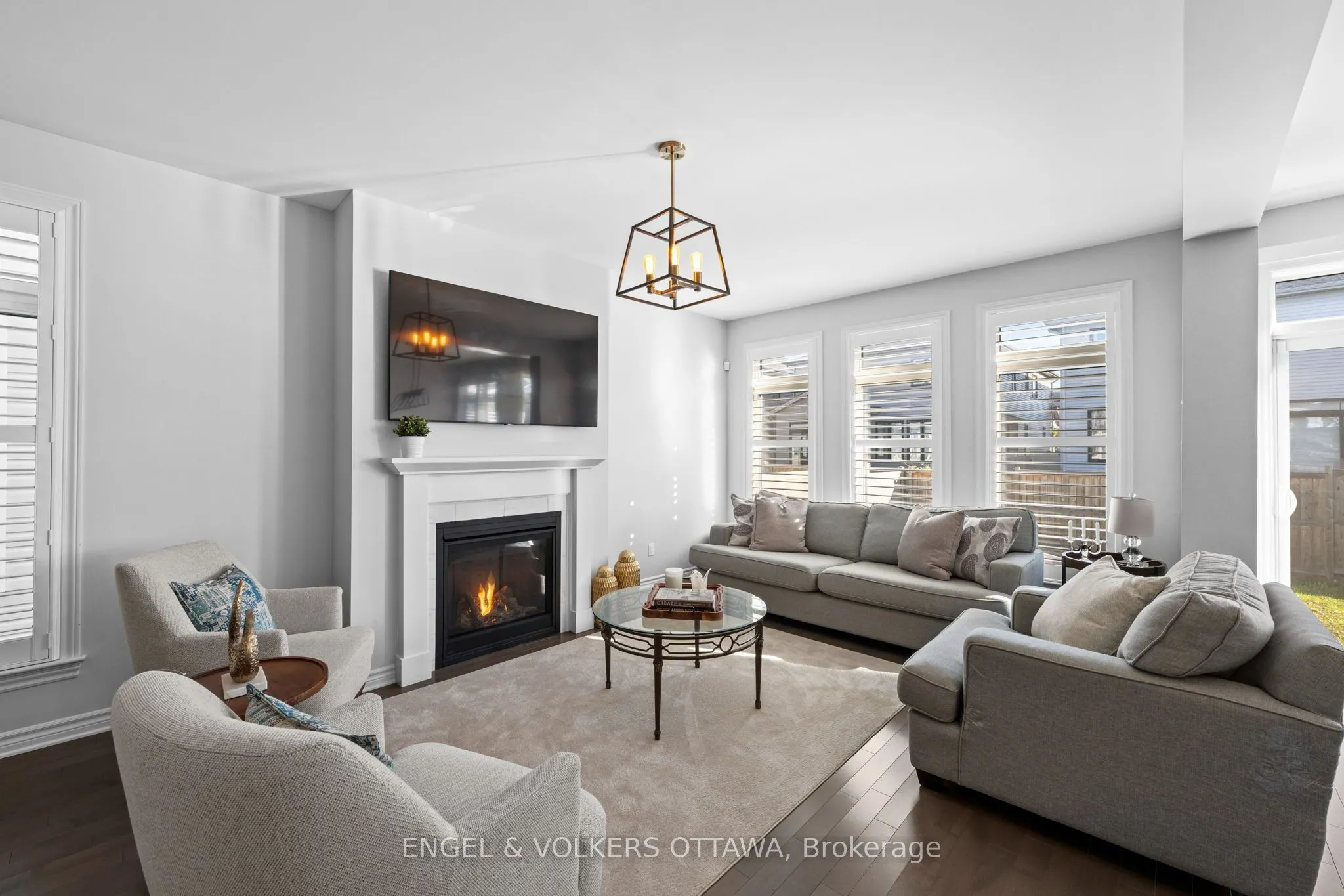 633 Moonflower Crescent