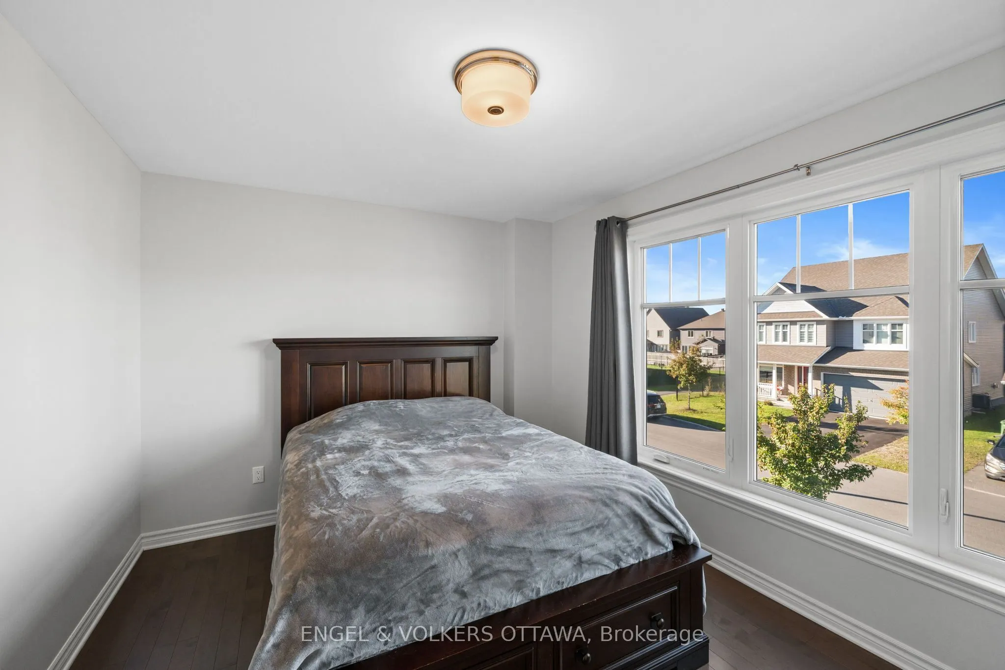 633 Moonflower Crescent