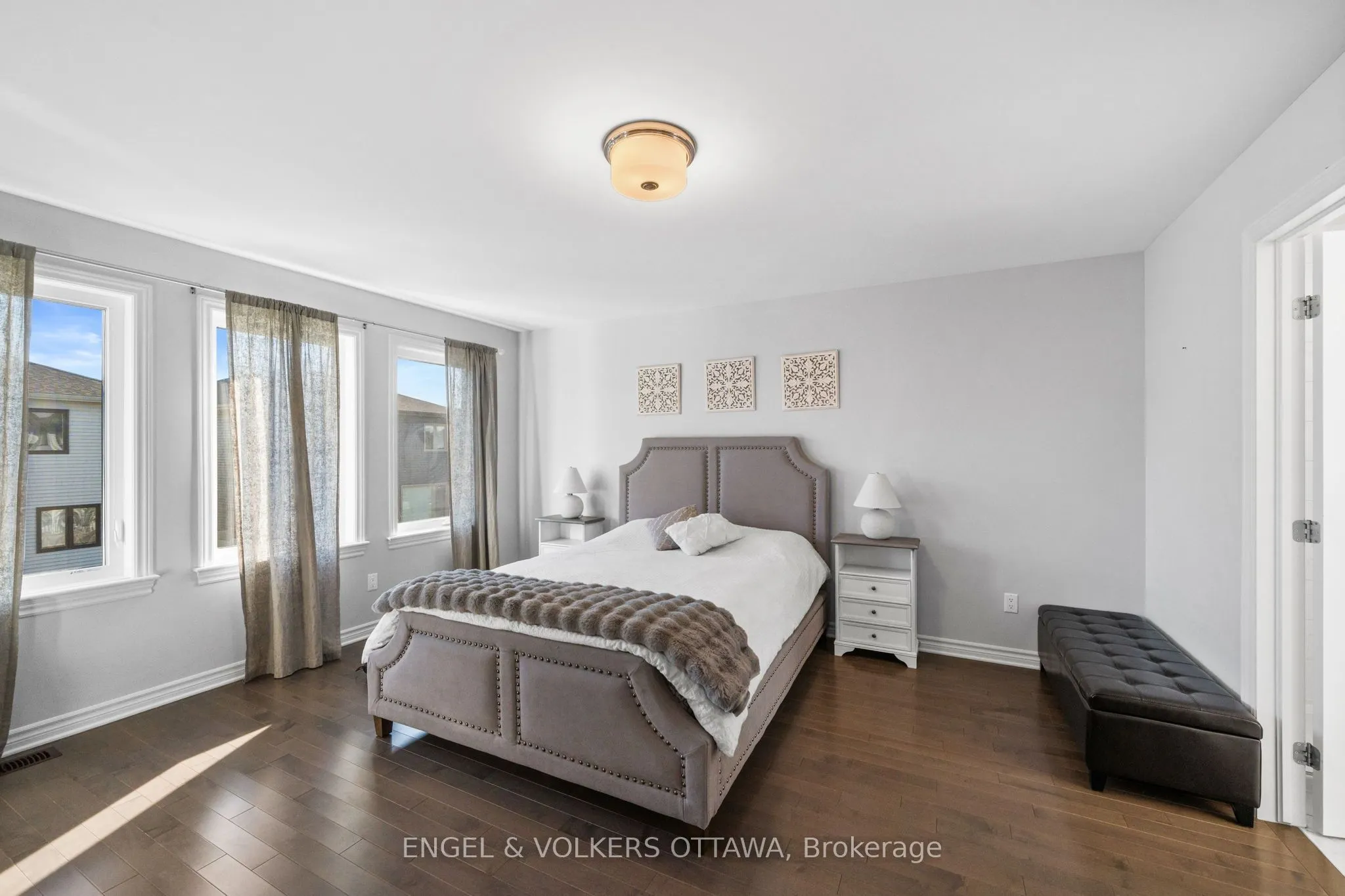 633 Moonflower Crescent