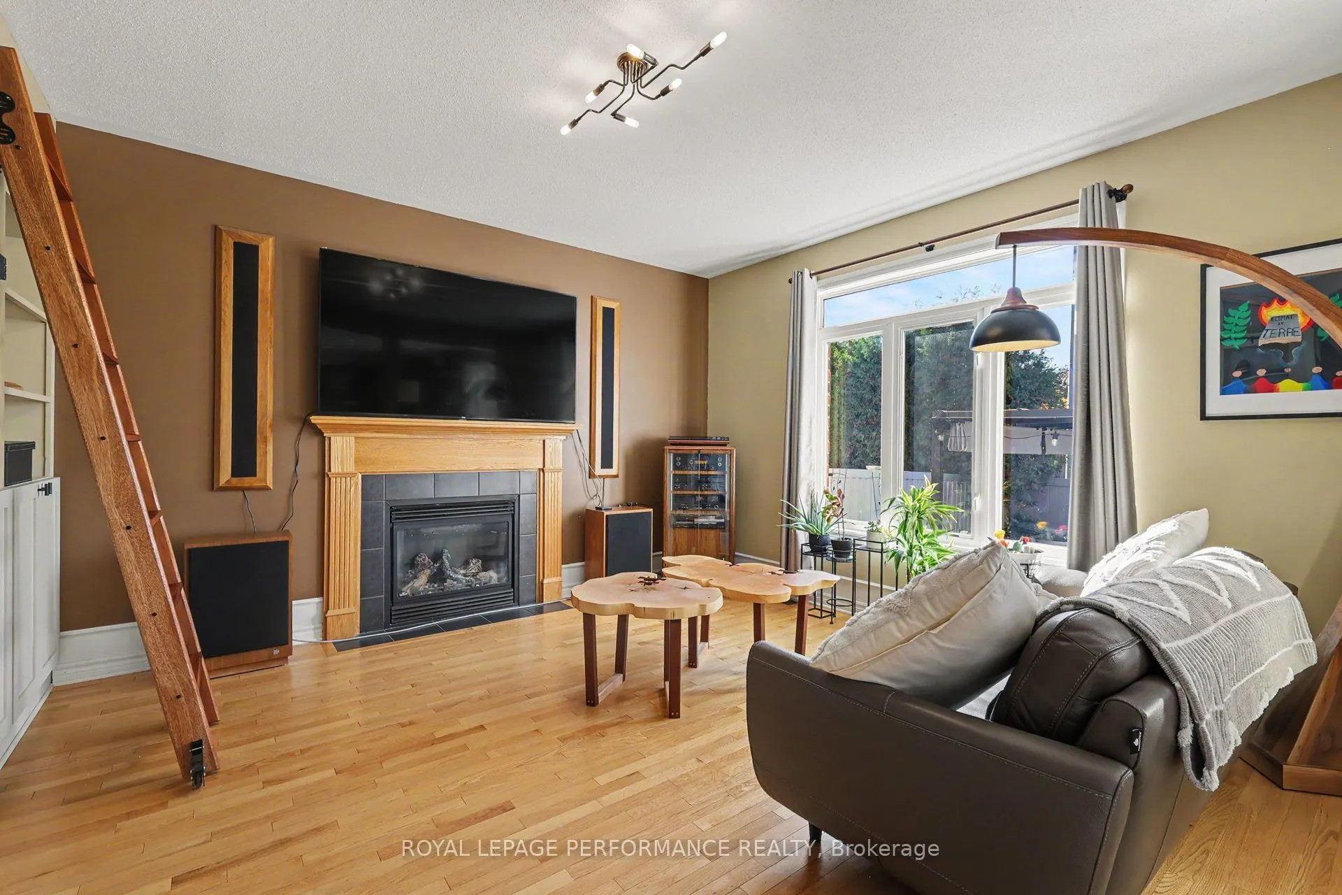 1033 Red Spruce Street