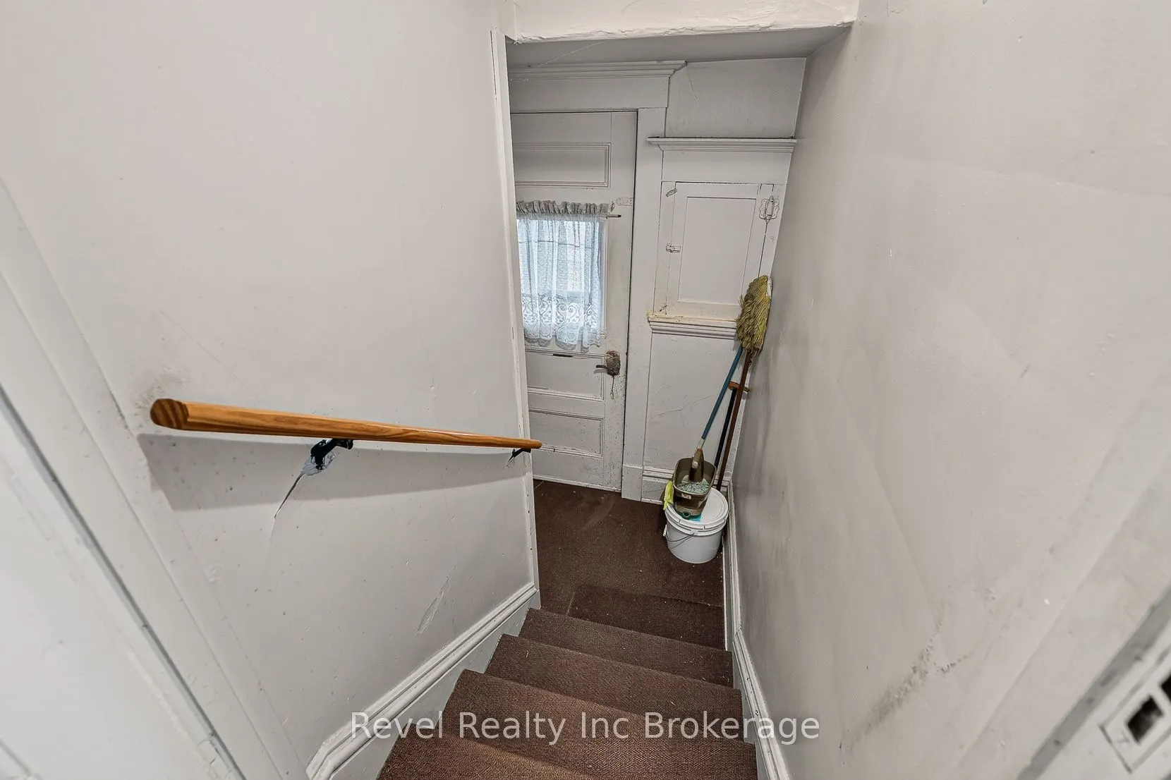 596 King Street