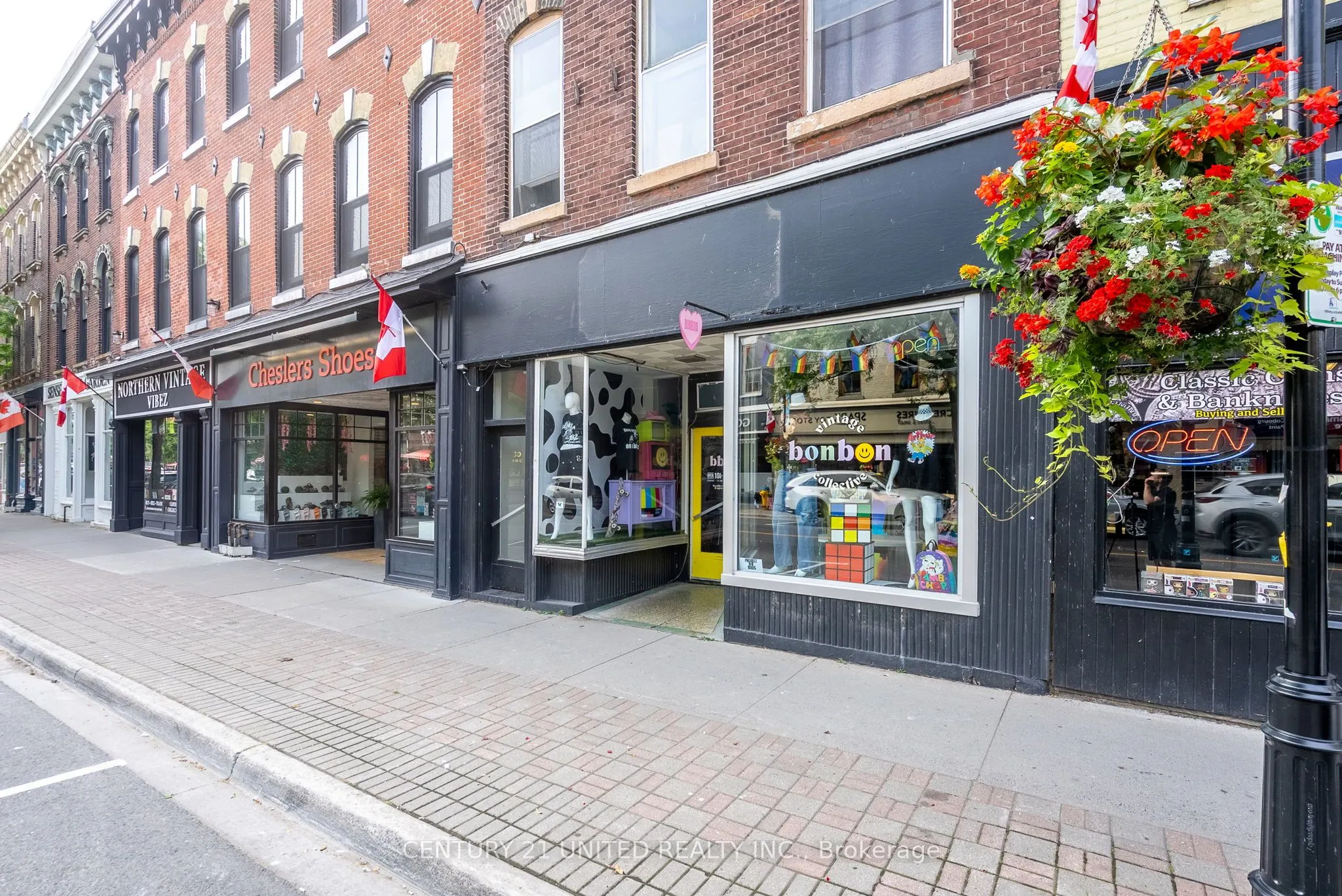 39 King Street W