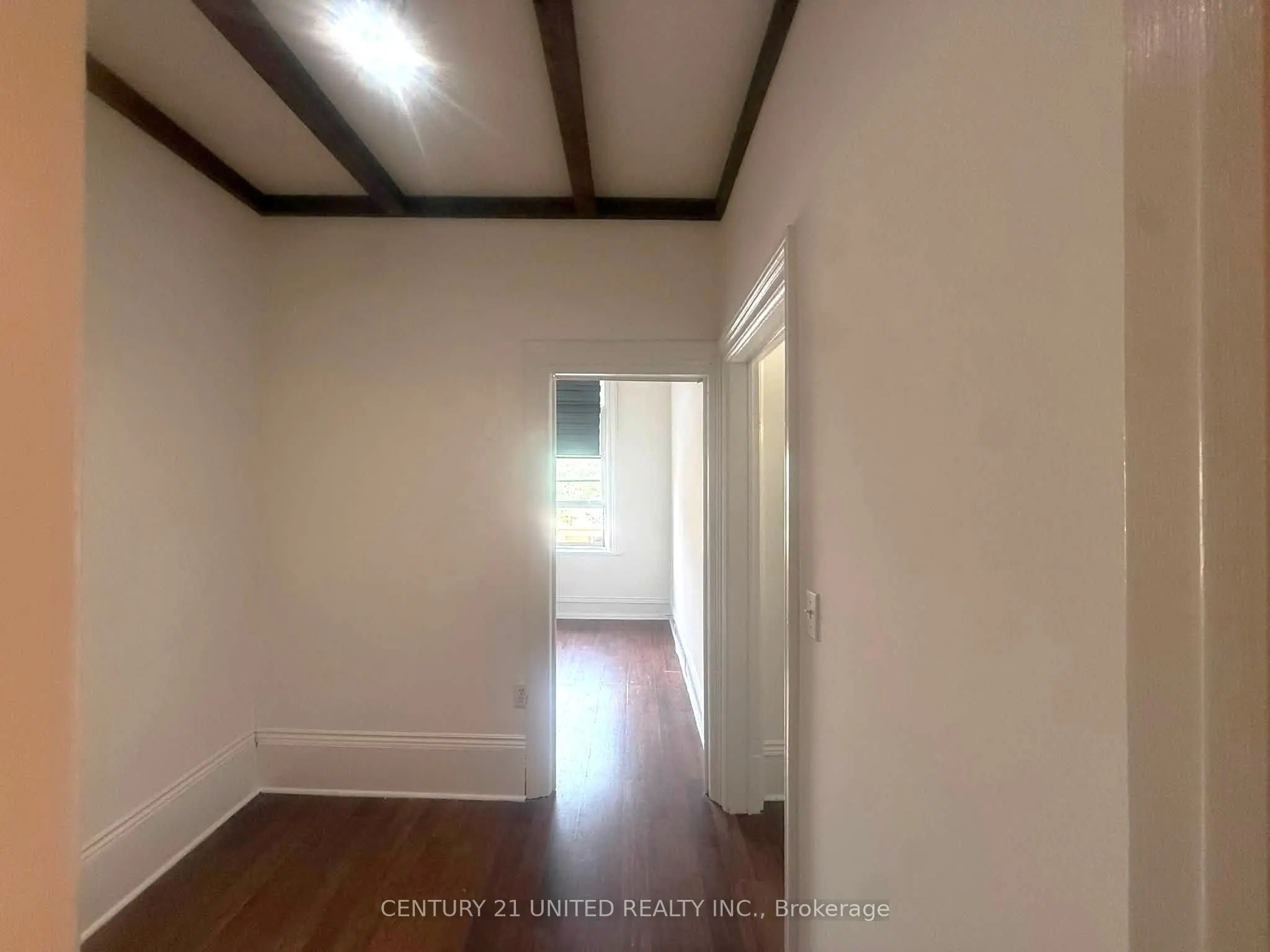 39 King Street W