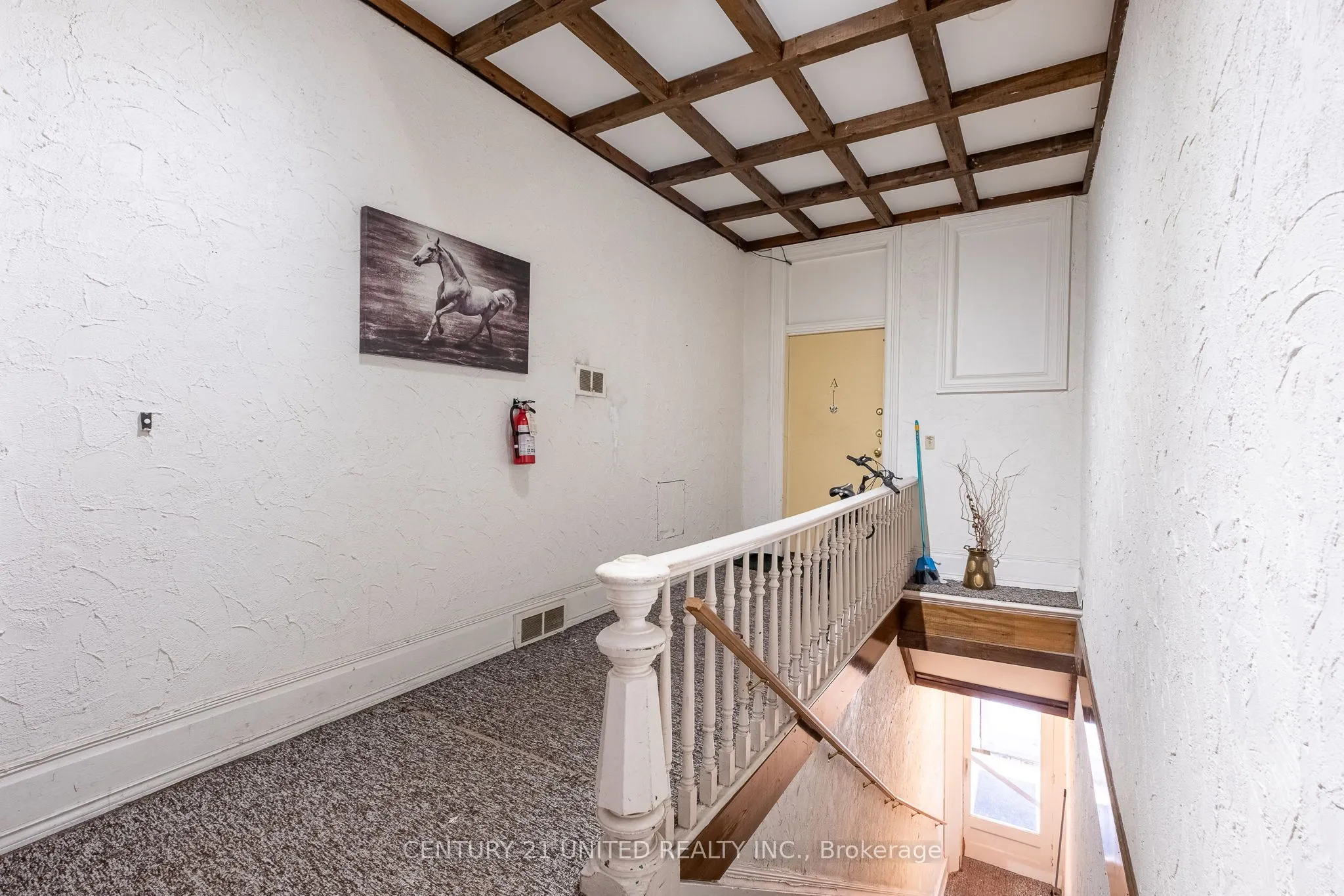39 King Street W