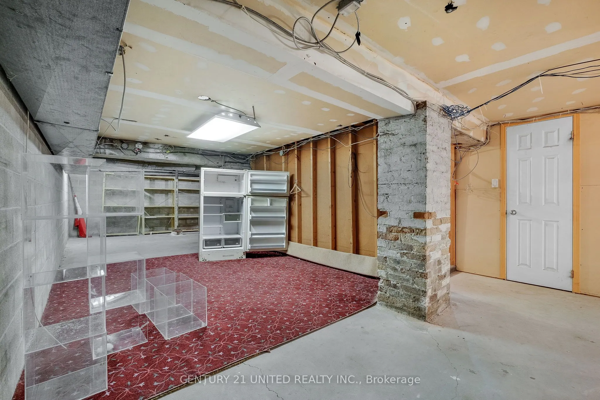 39 King Street W