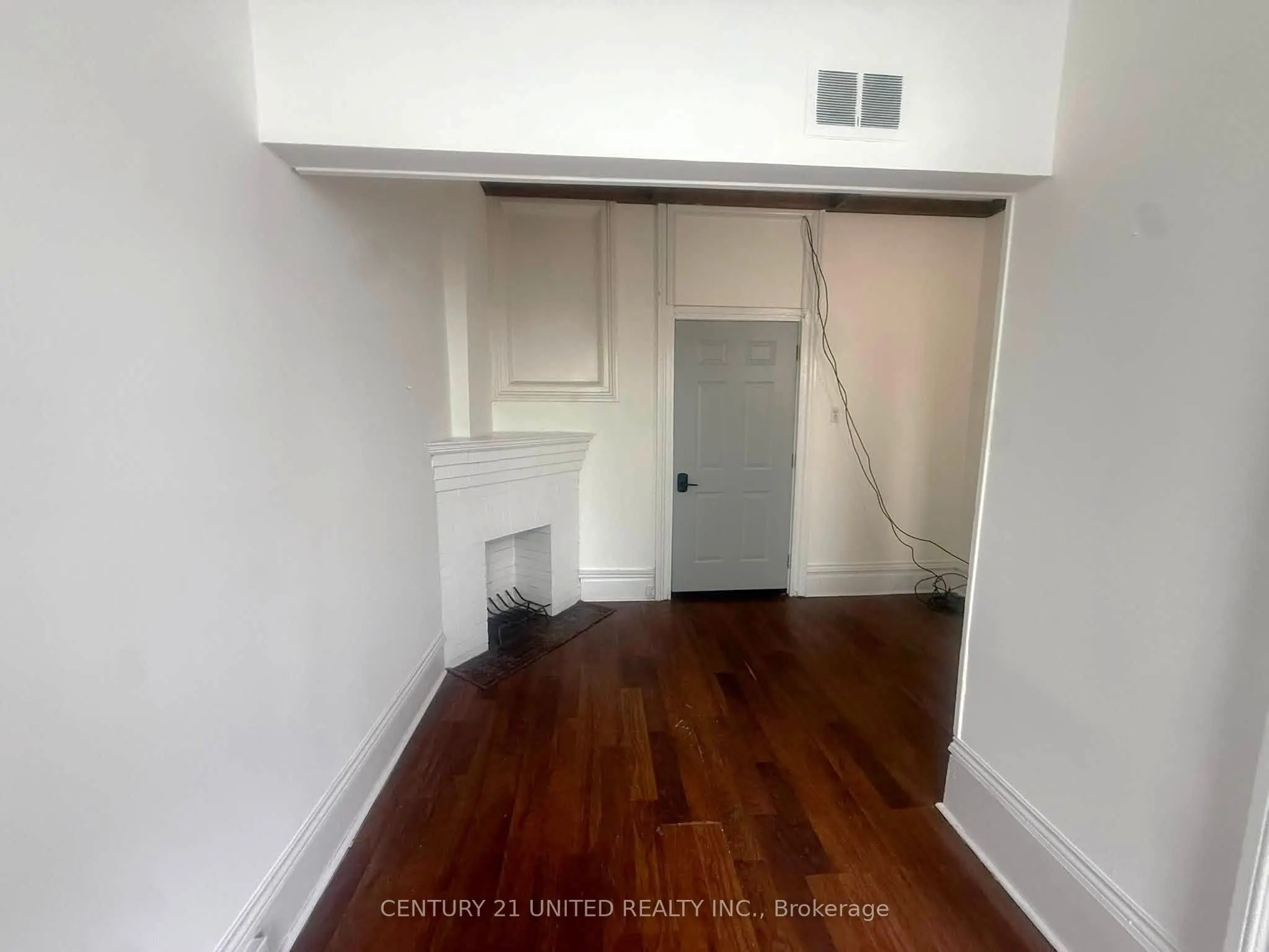 39 King Street W