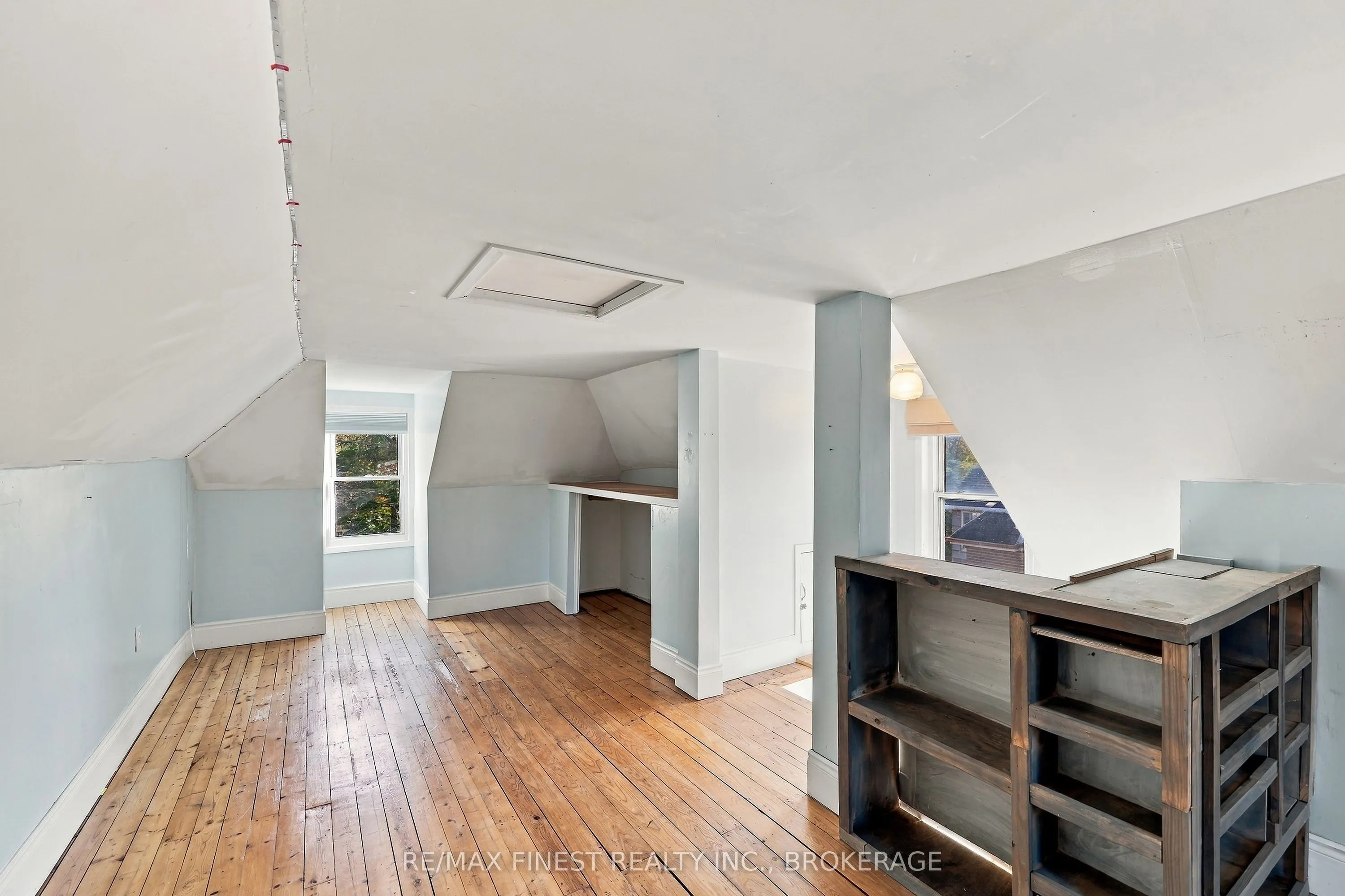 463 VICTORIA Street