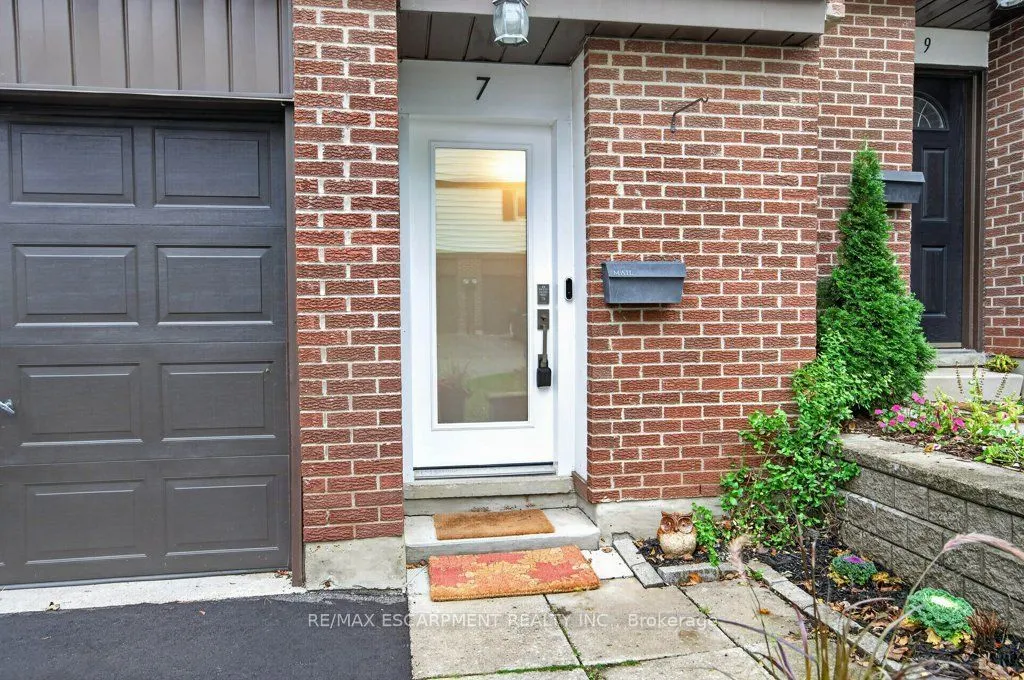 7 BRIAR Lane #4
