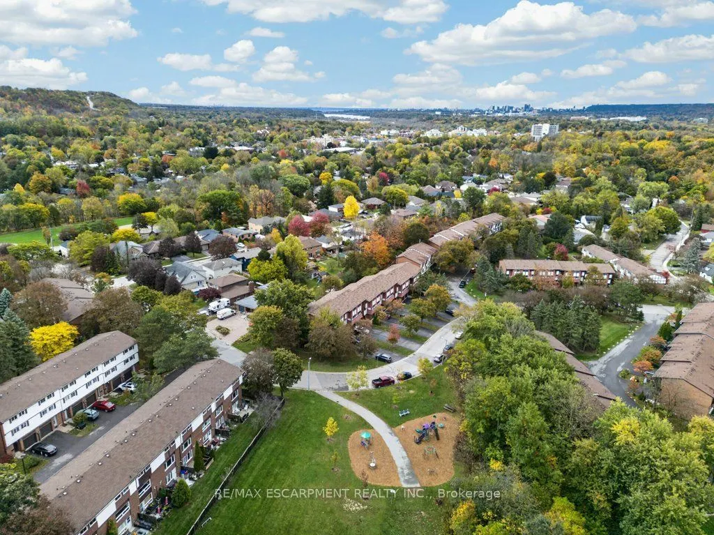 7 BRIAR Lane #4