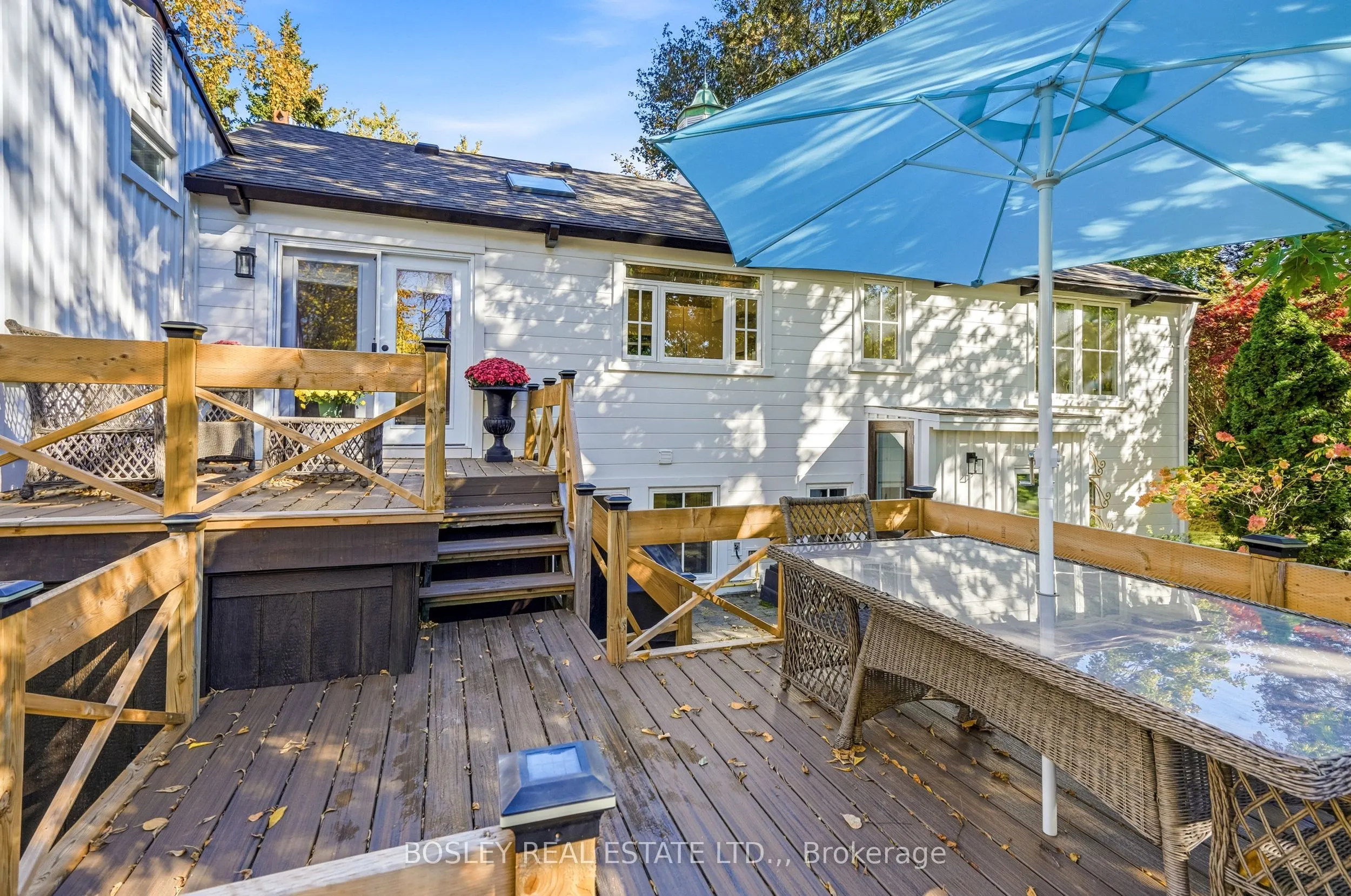 25 Queenston Street