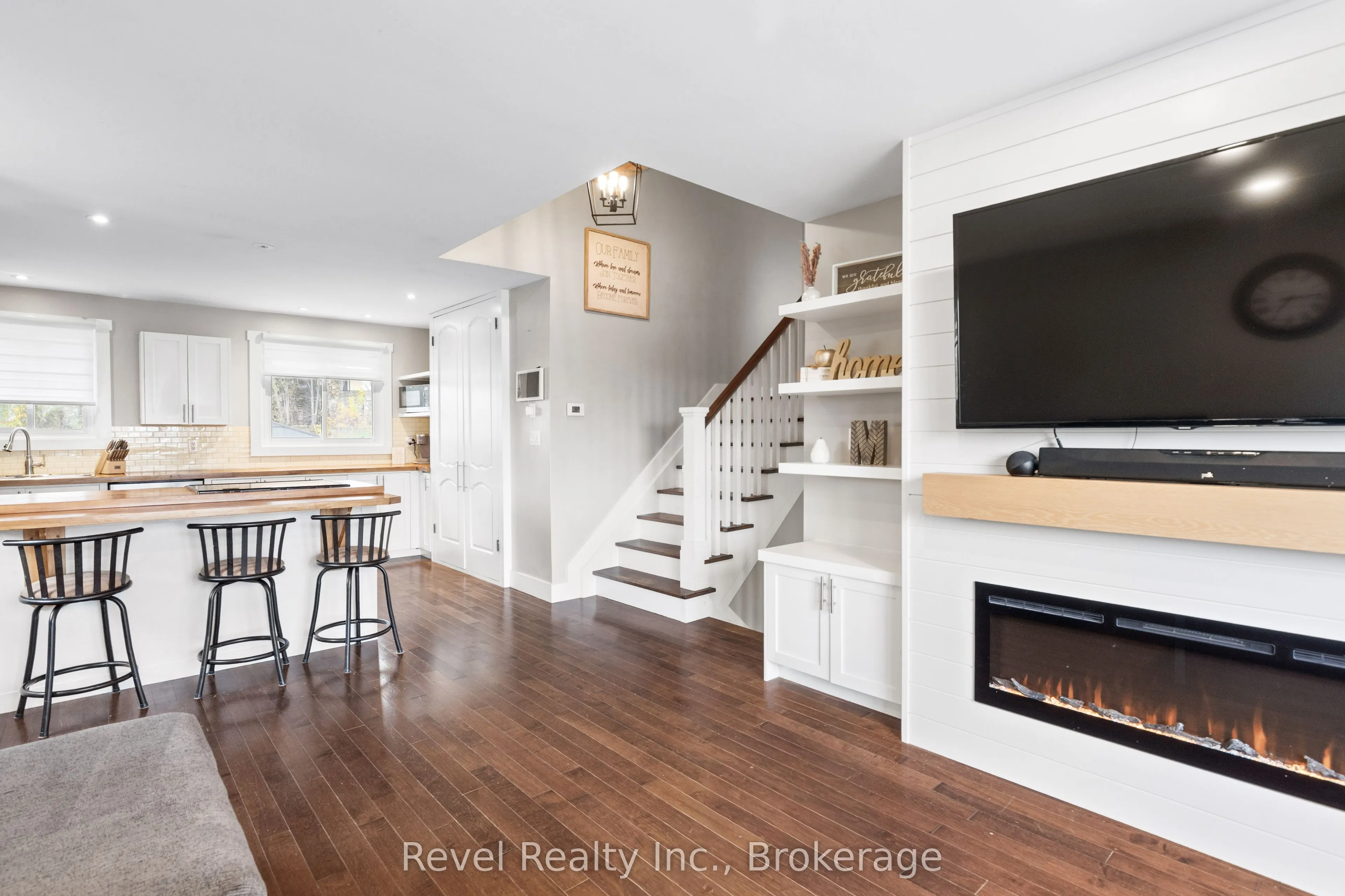 17 Mohawk Drive