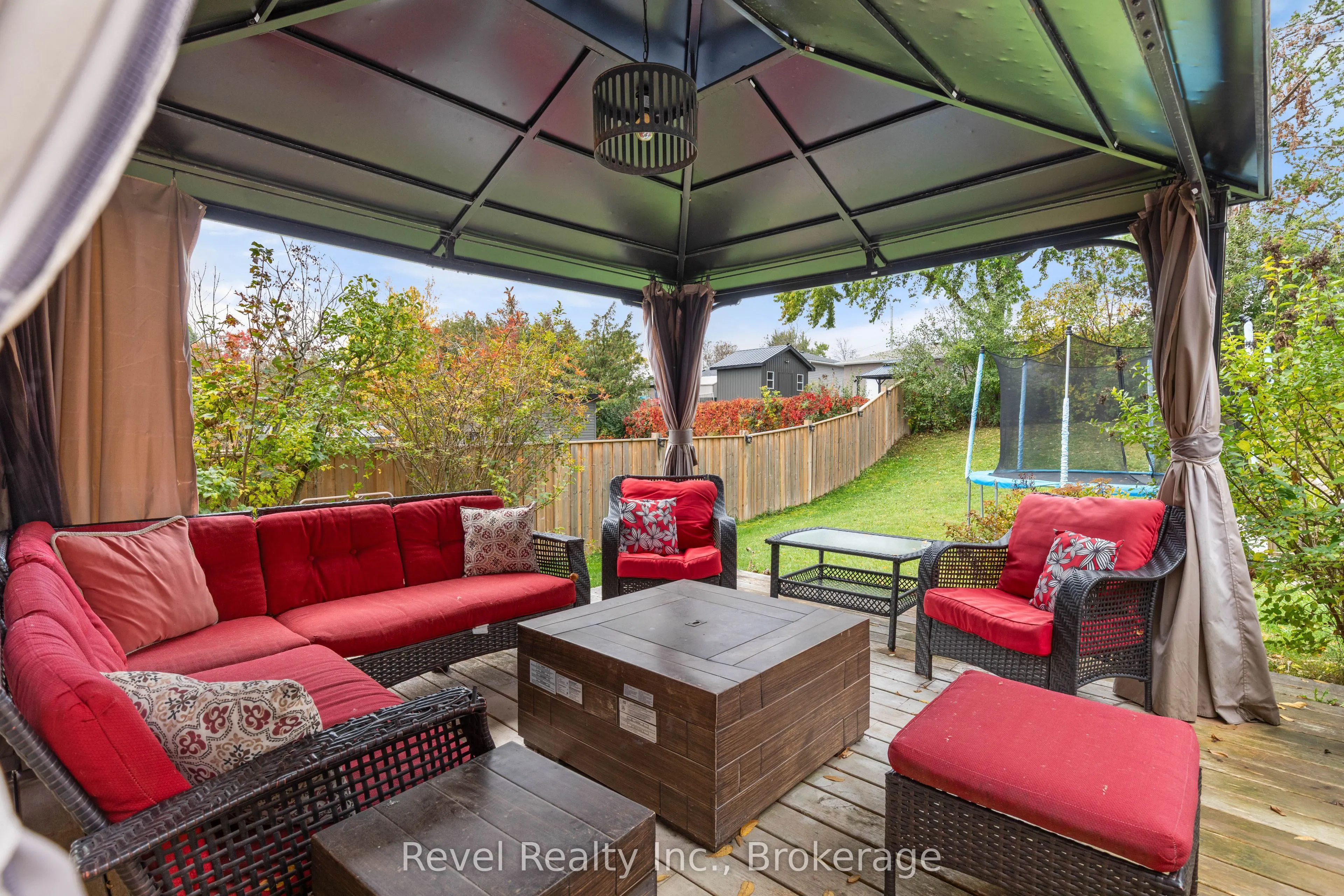 17 Mohawk Drive