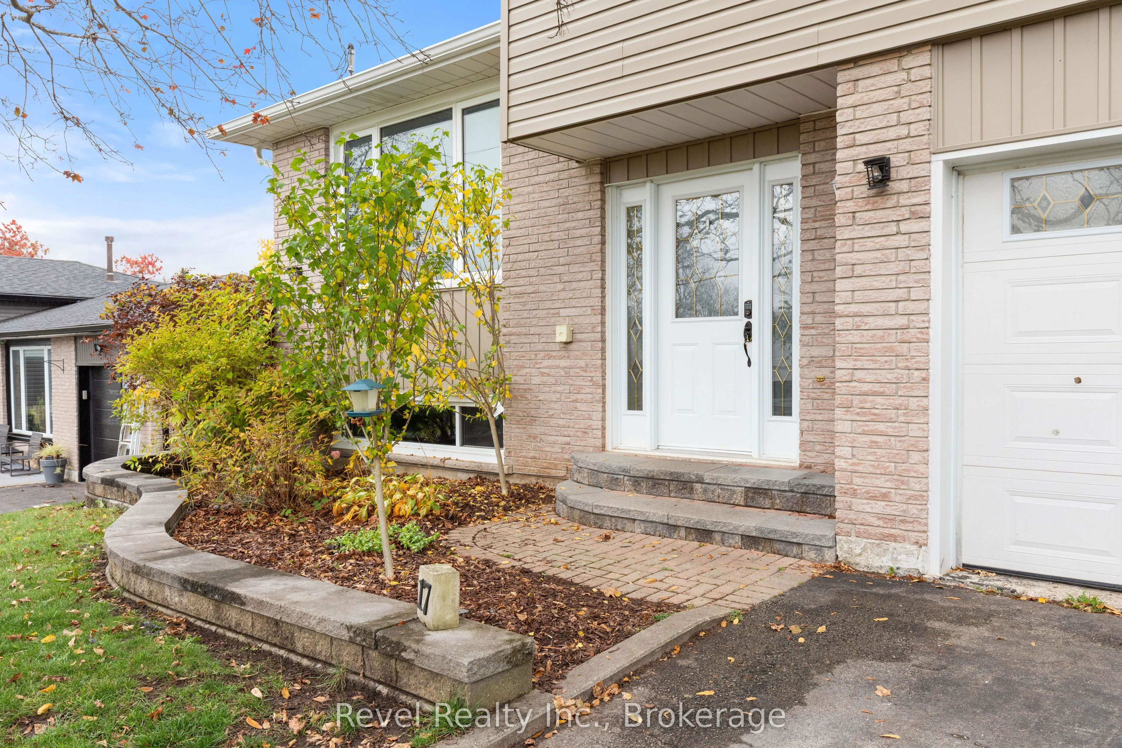 17 Mohawk Drive