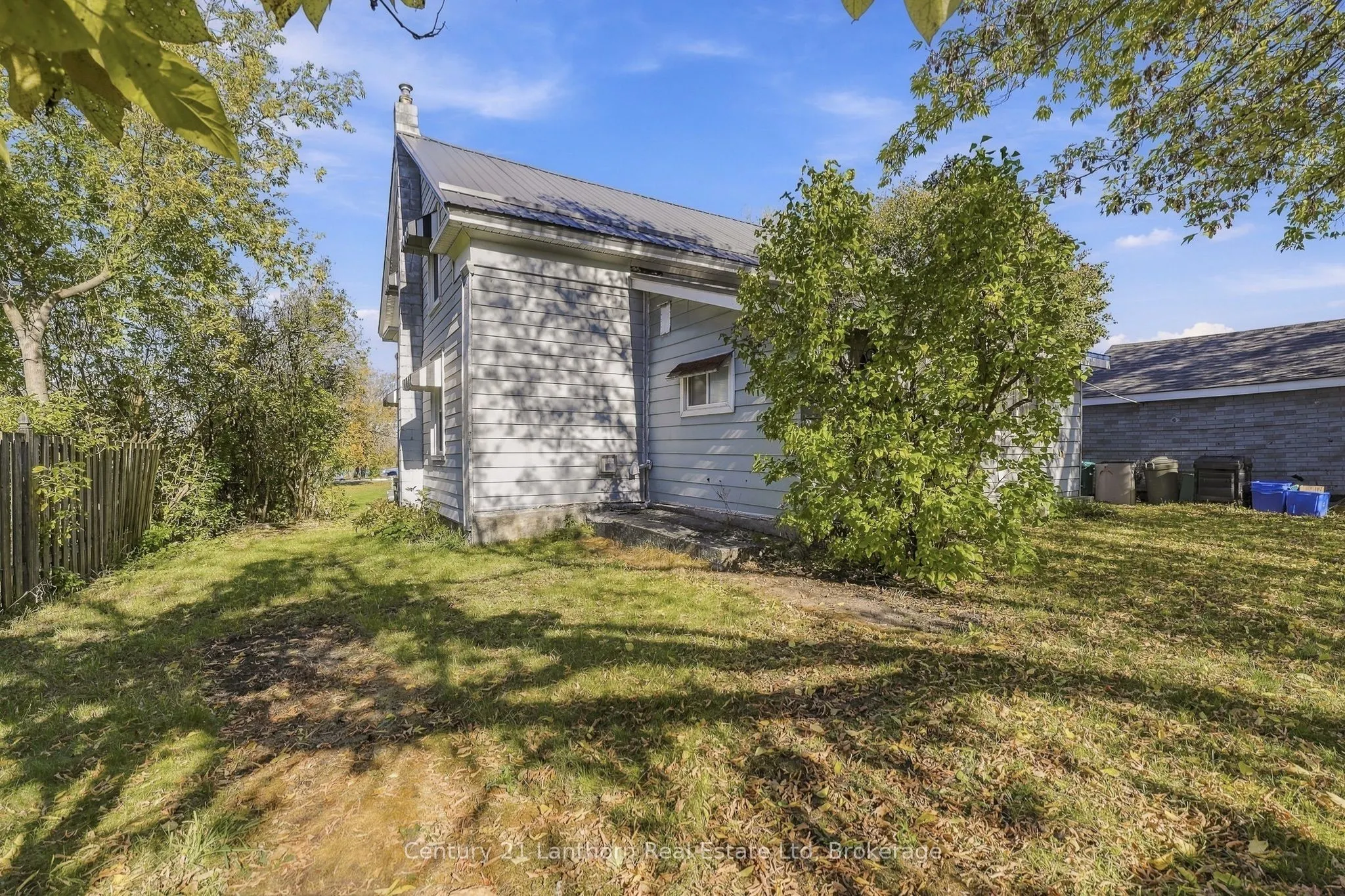 382 Front Street