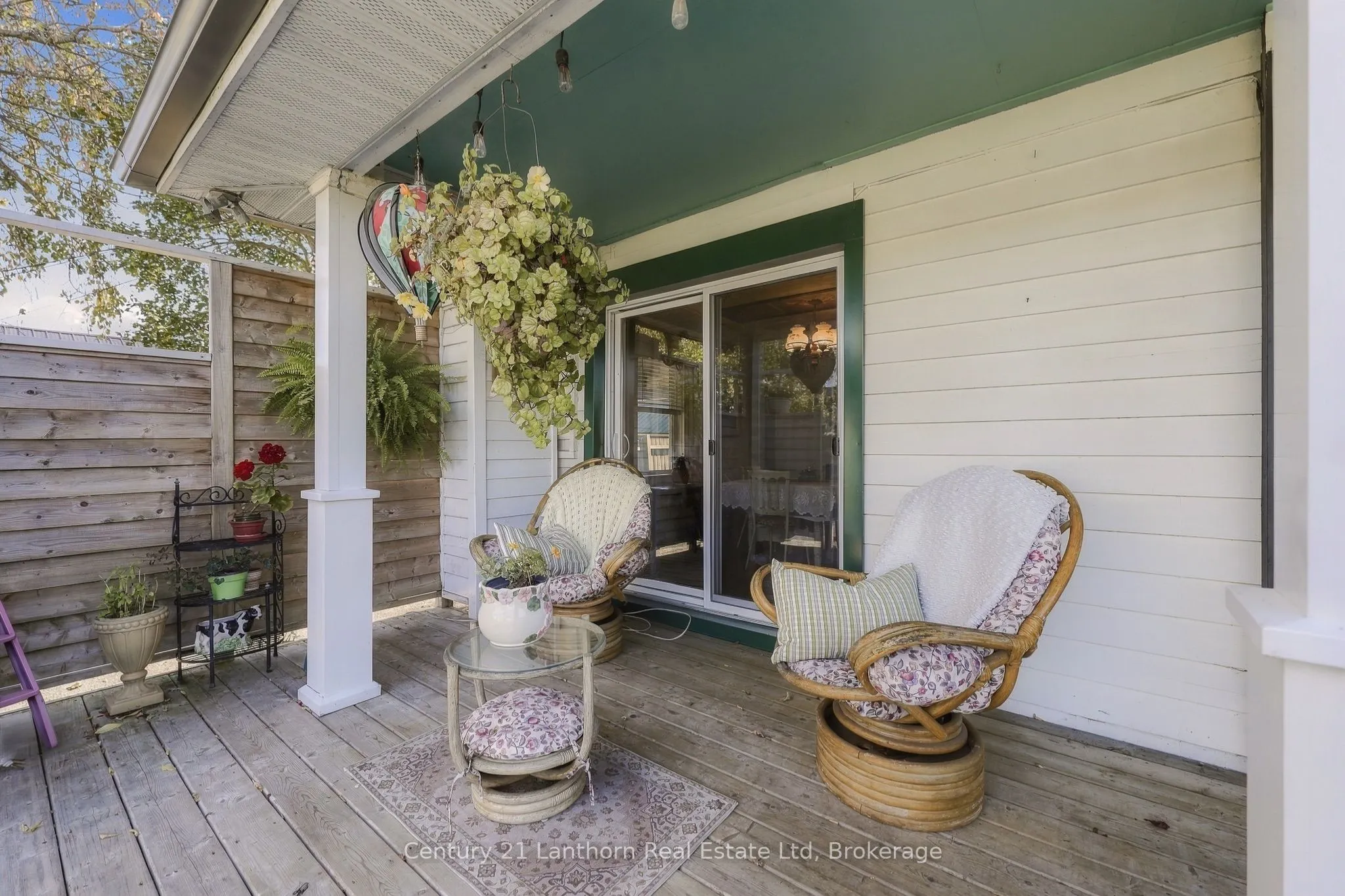 382 Front Street