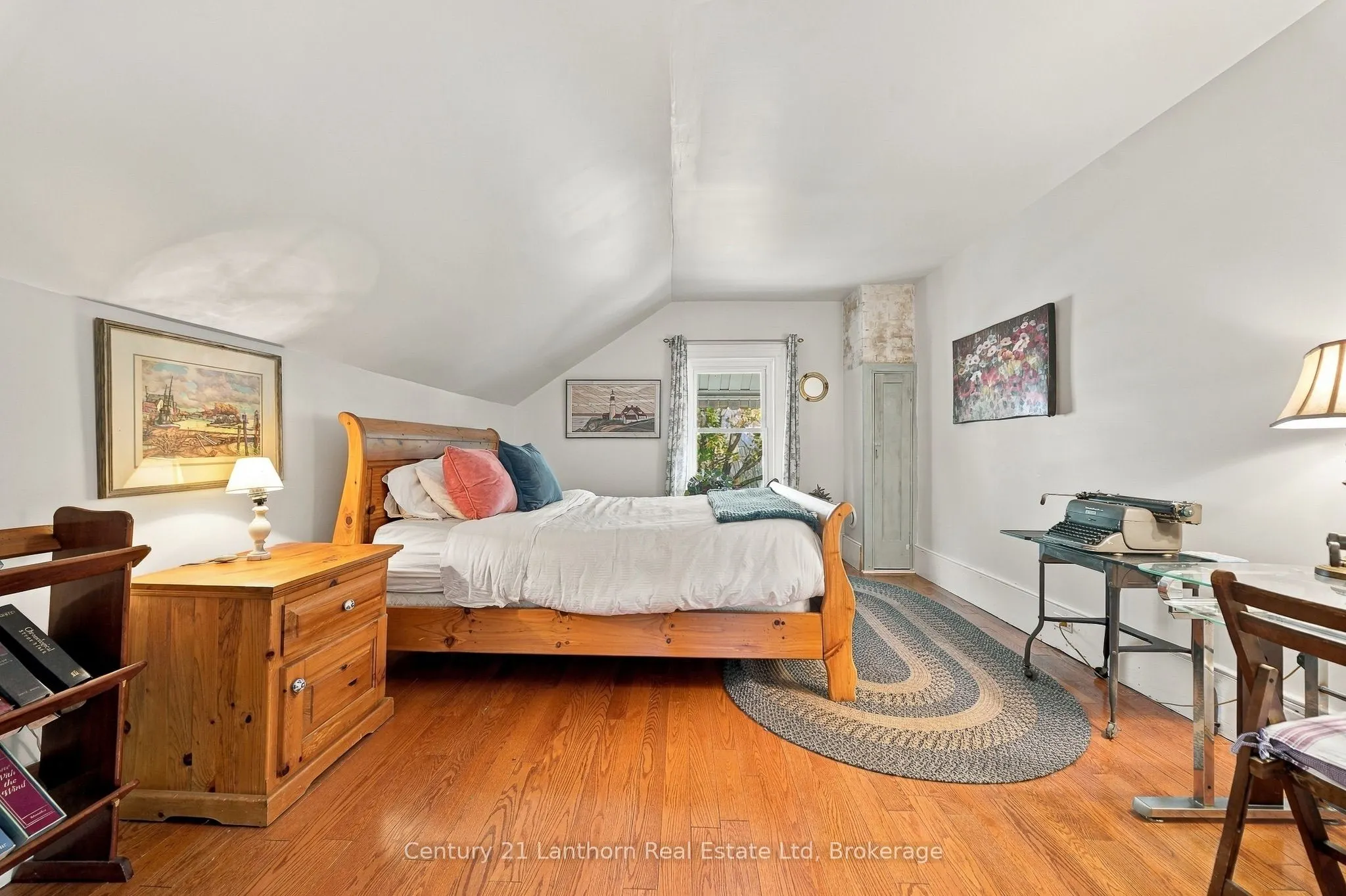 382 Front Street