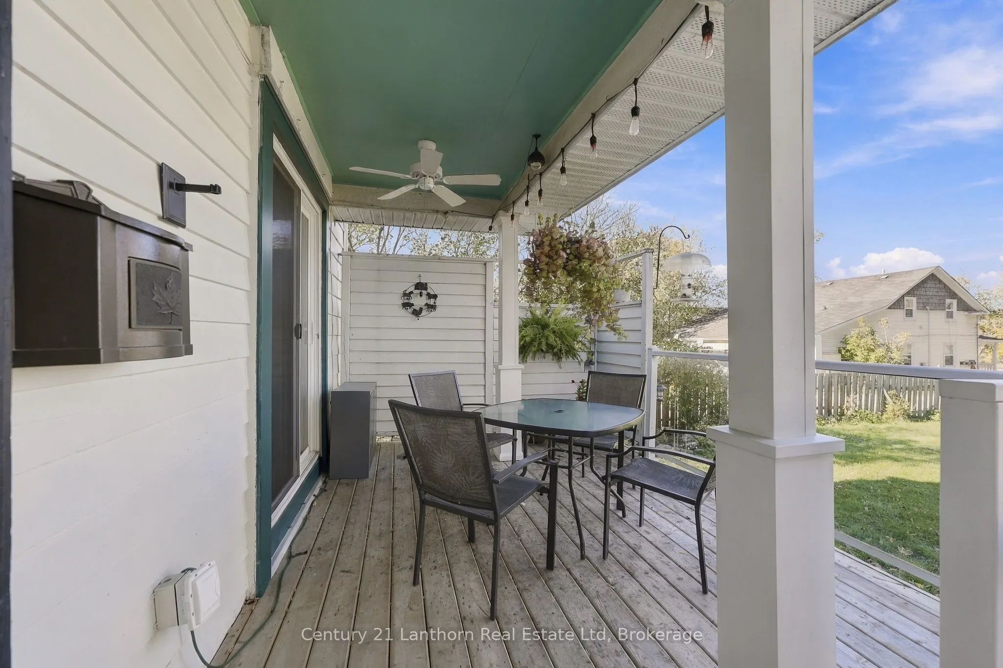 382 Front Street