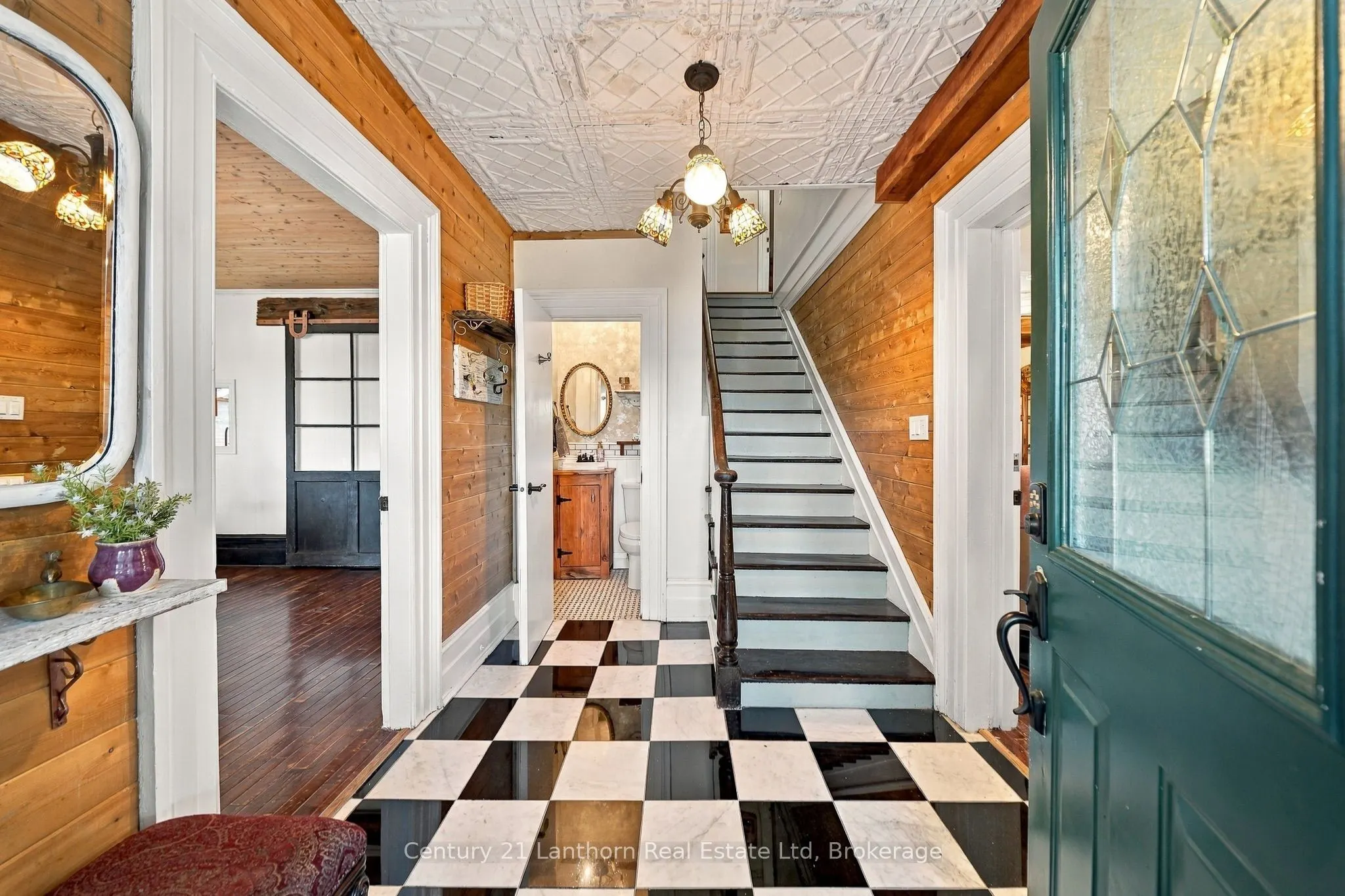 382 Front Street