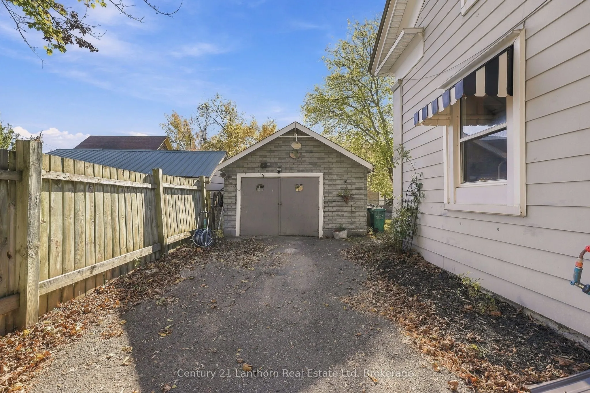 382 Front Street