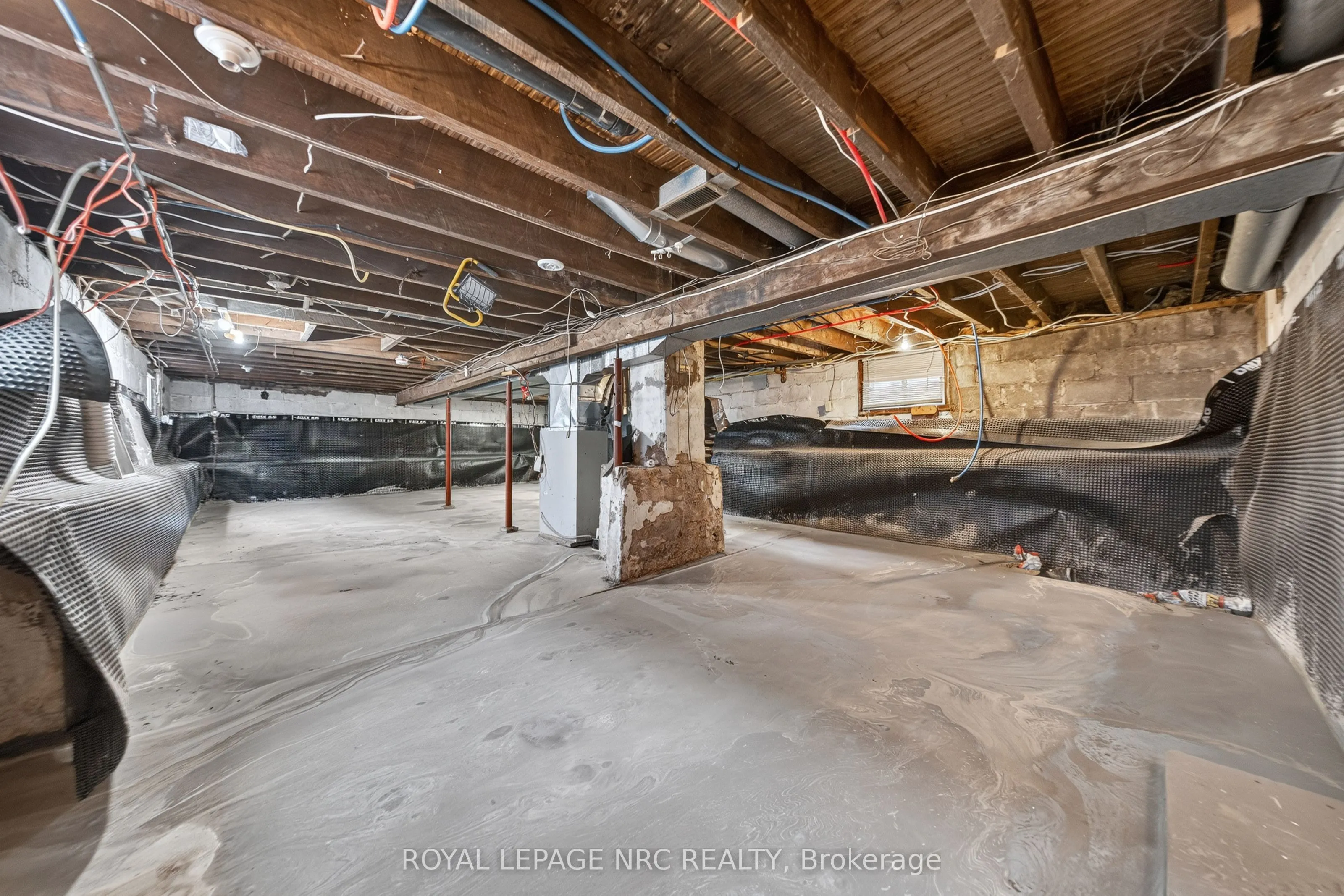 51 Queen Street S