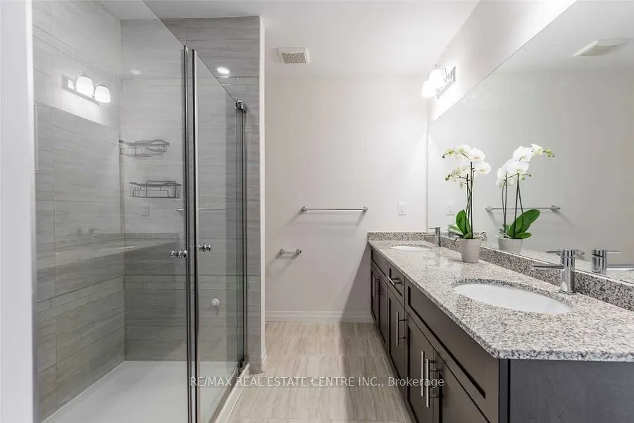 101 Greenwich Avenue