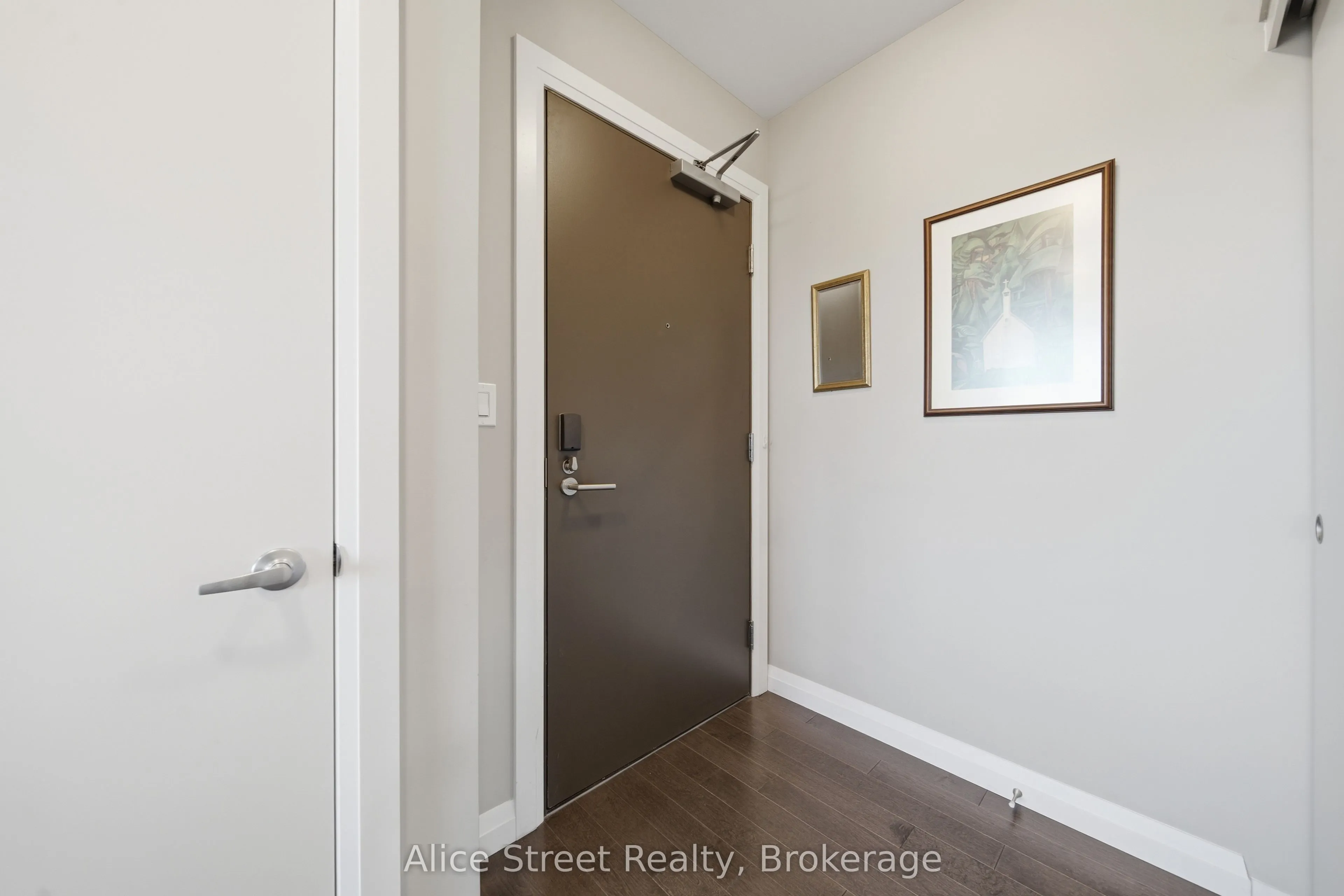 63 Arthur Street S #414