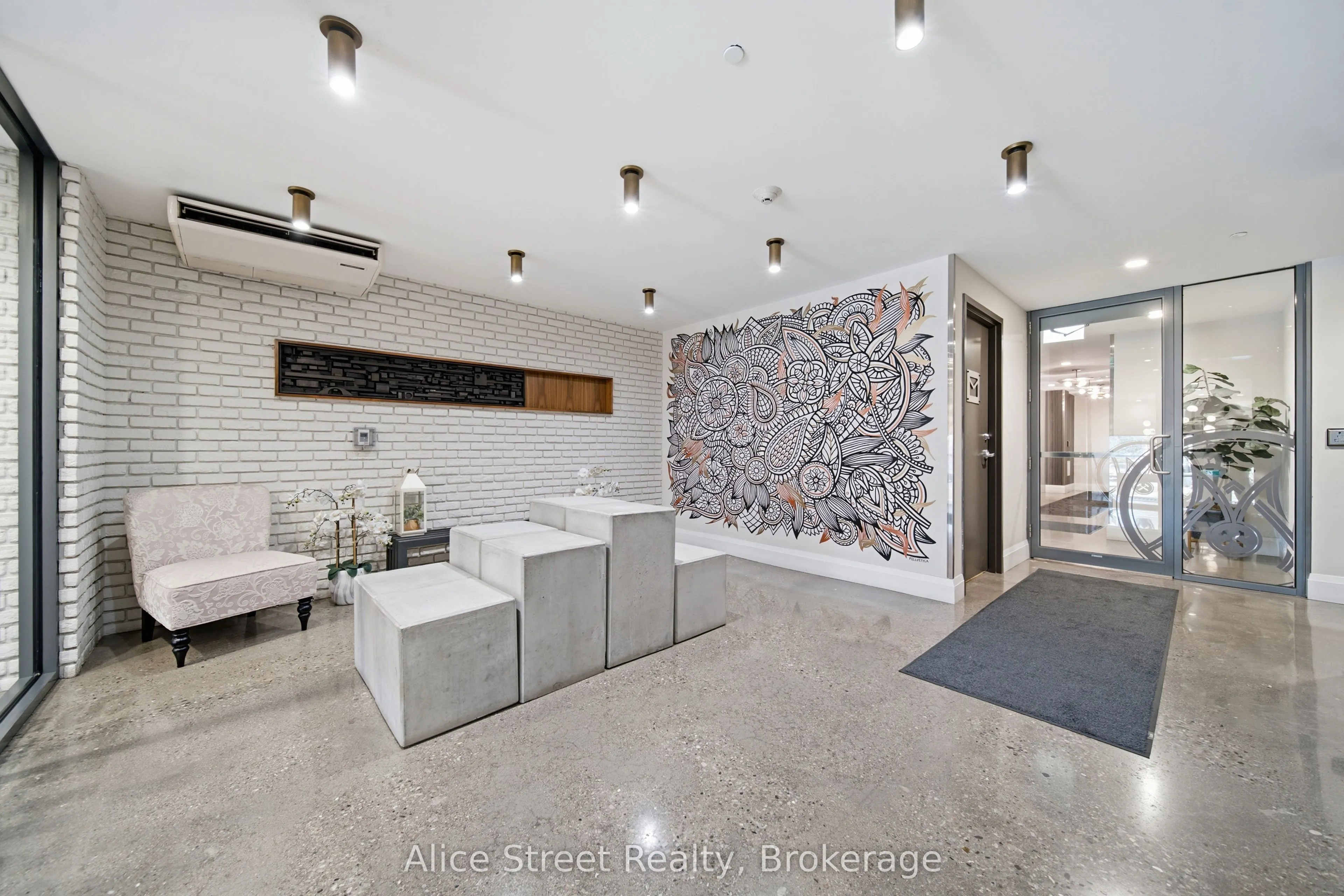 63 Arthur Street S #414