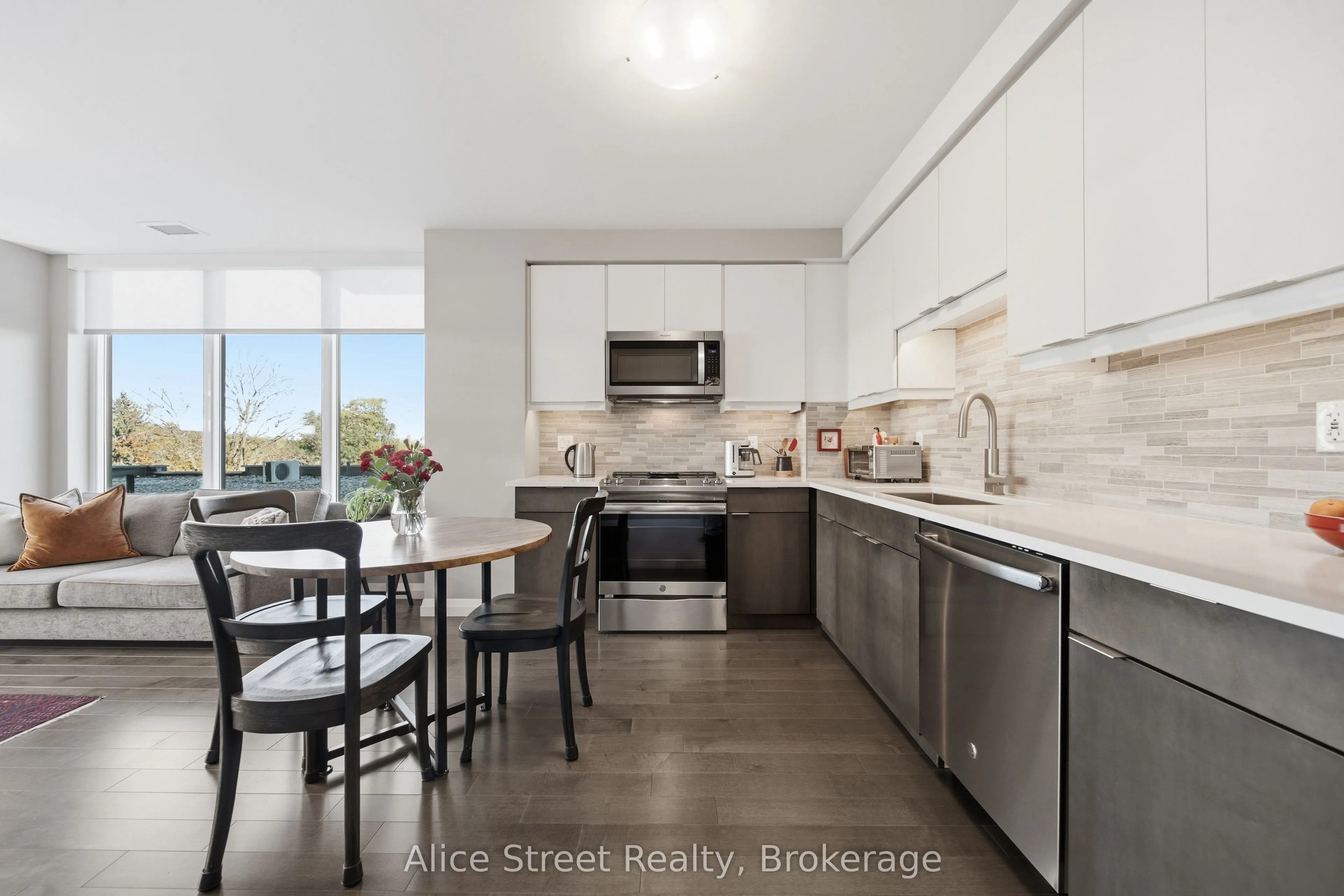 63 Arthur Street S #414