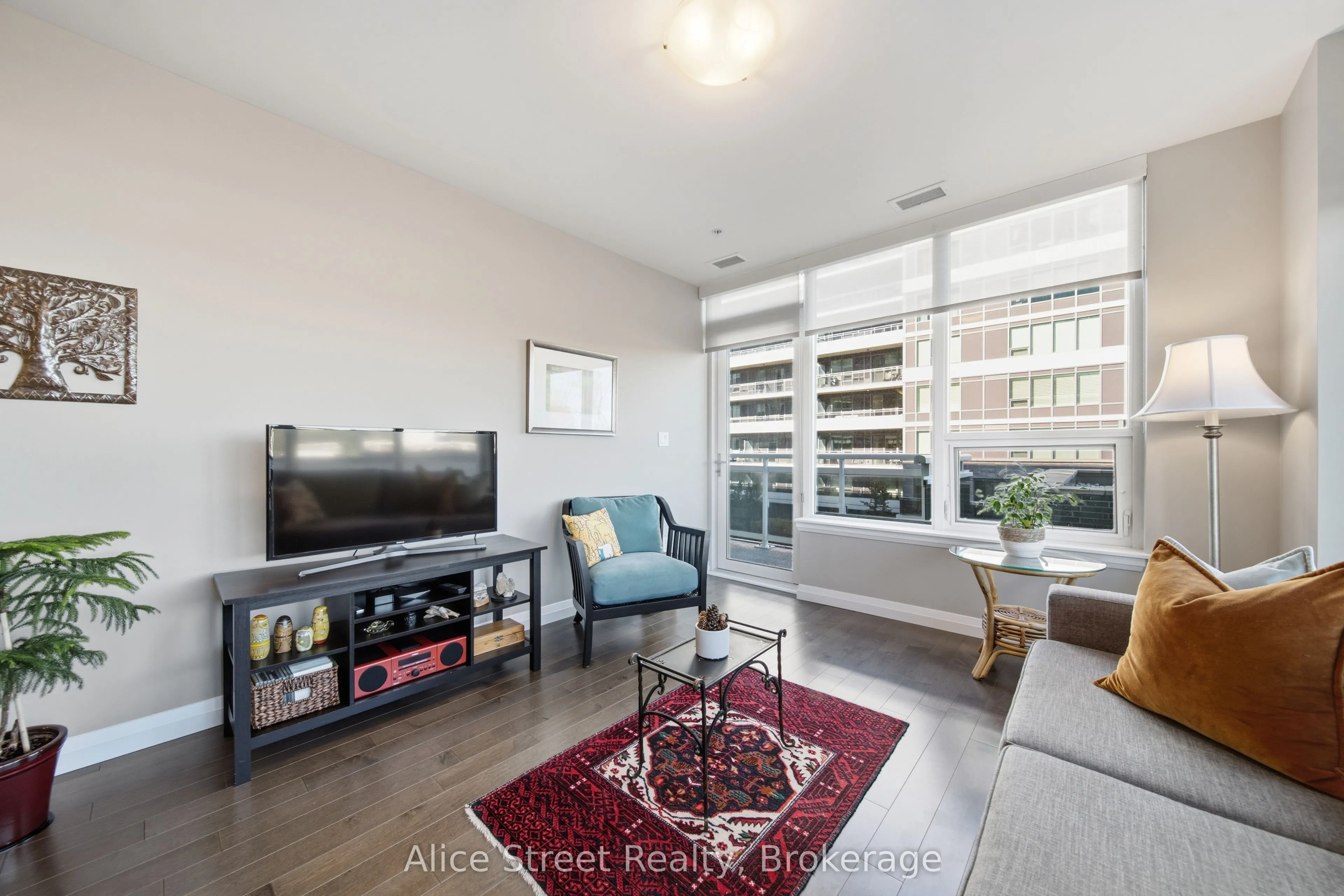63 Arthur Street S #414