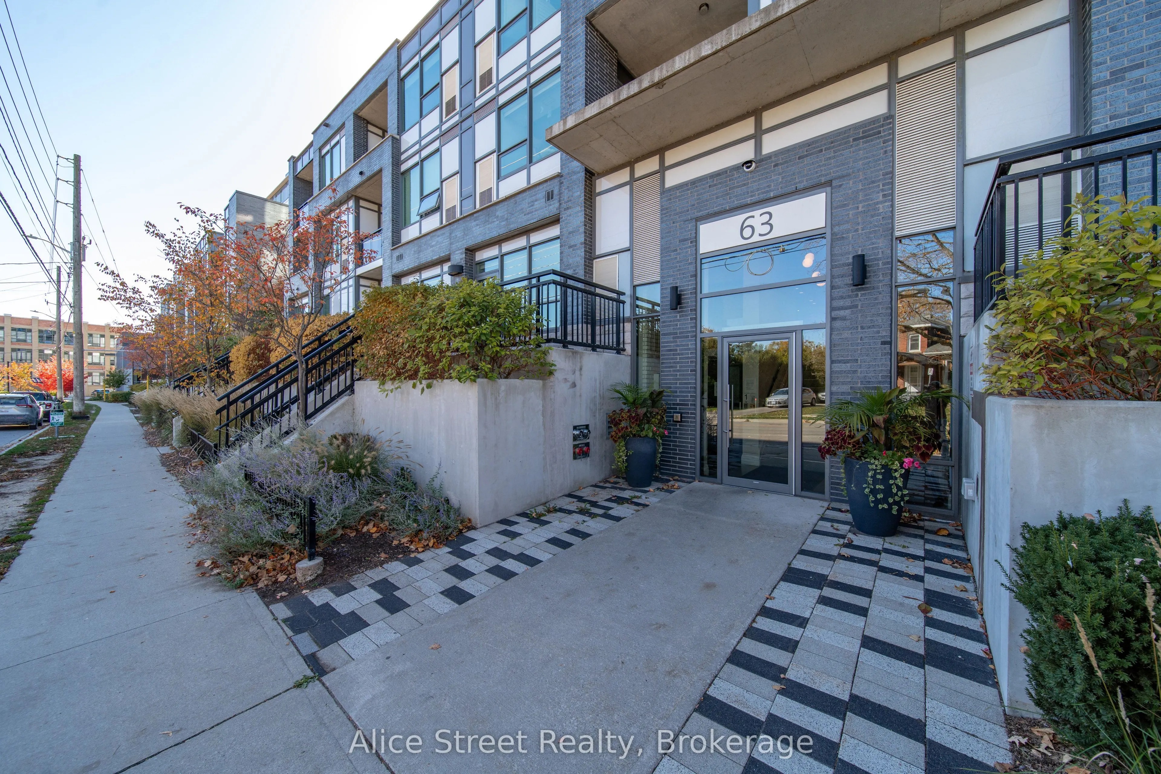 63 Arthur Street S #414