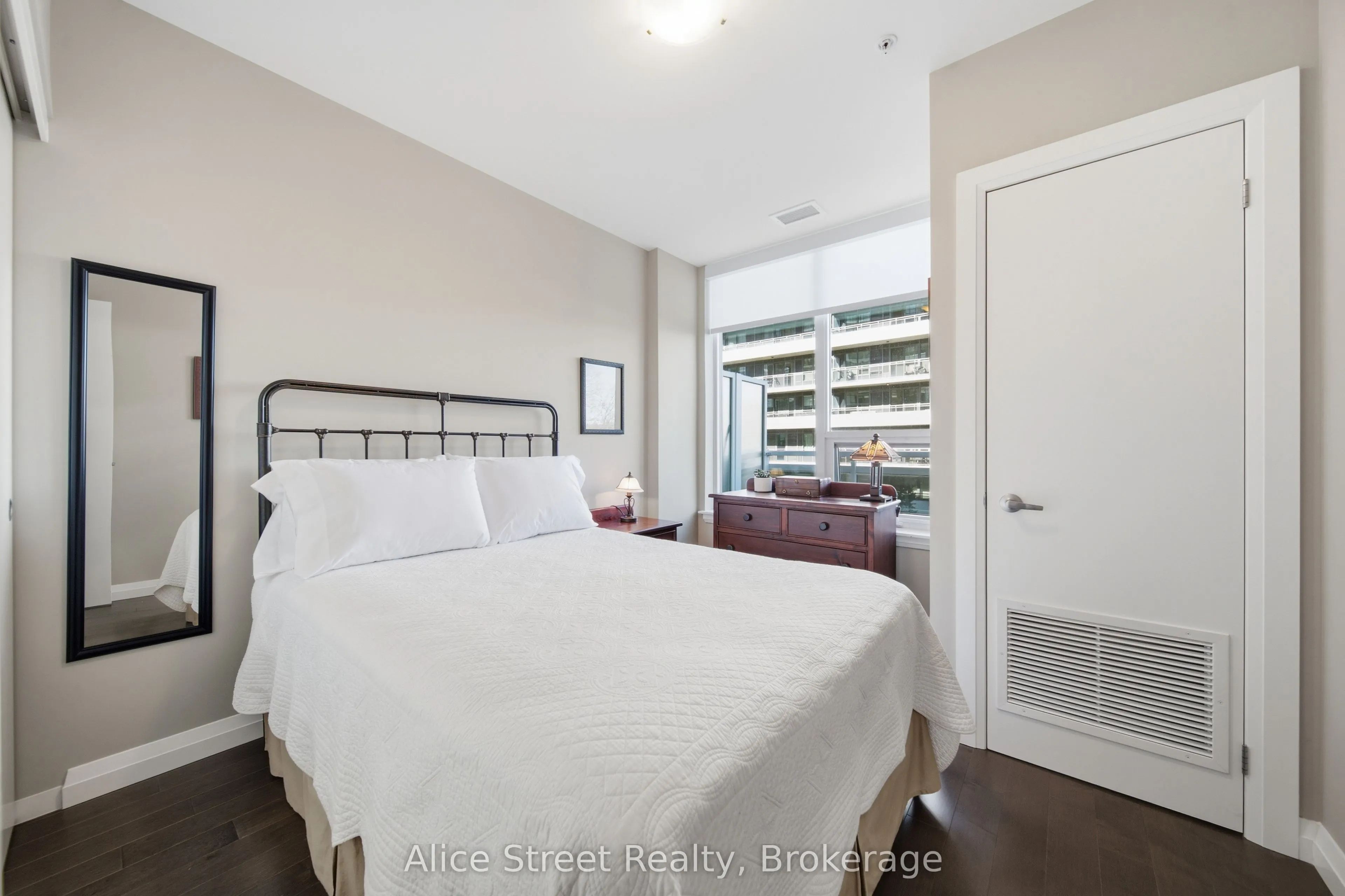 63 Arthur Street S #414