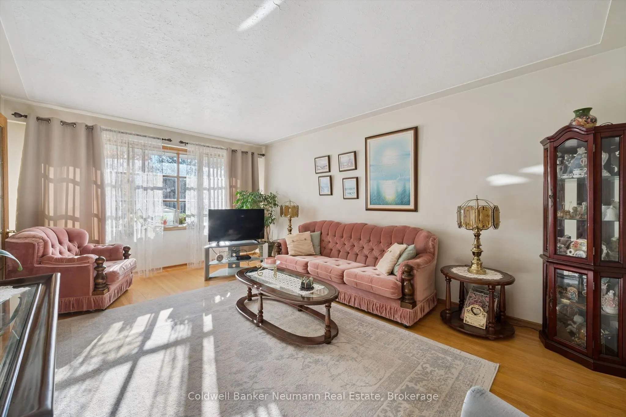 48 Westminster Avenue