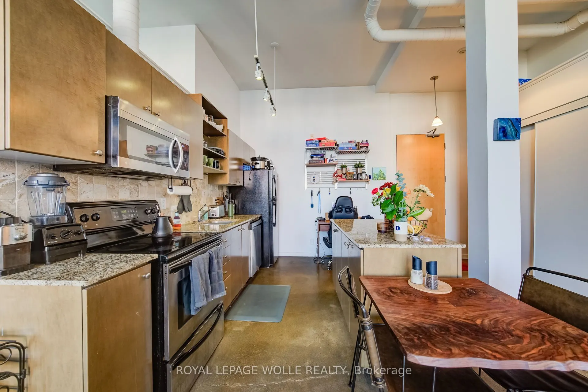 404 King Street W #620