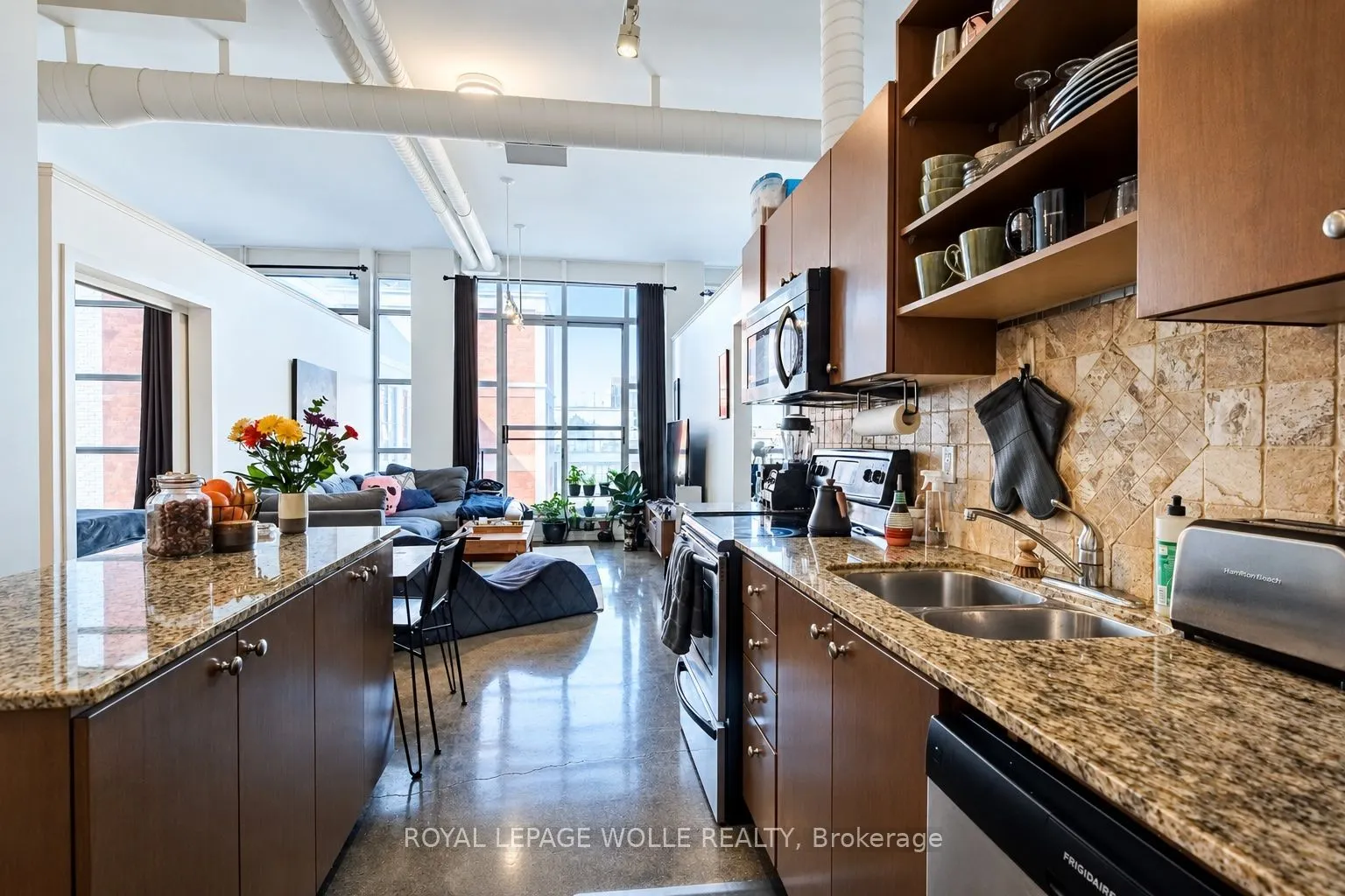404 King Street W #620