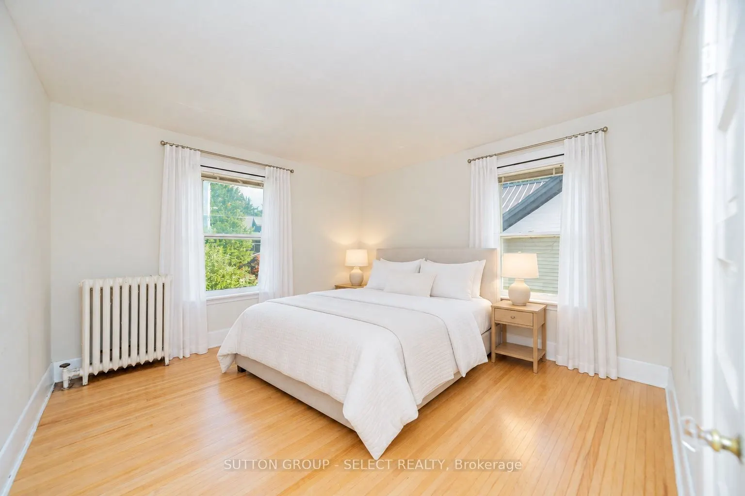 239 Ridout Street S