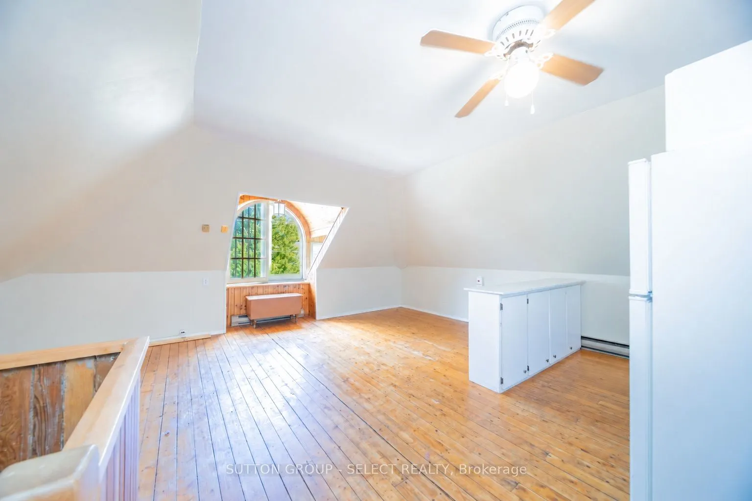 239 Ridout Street S