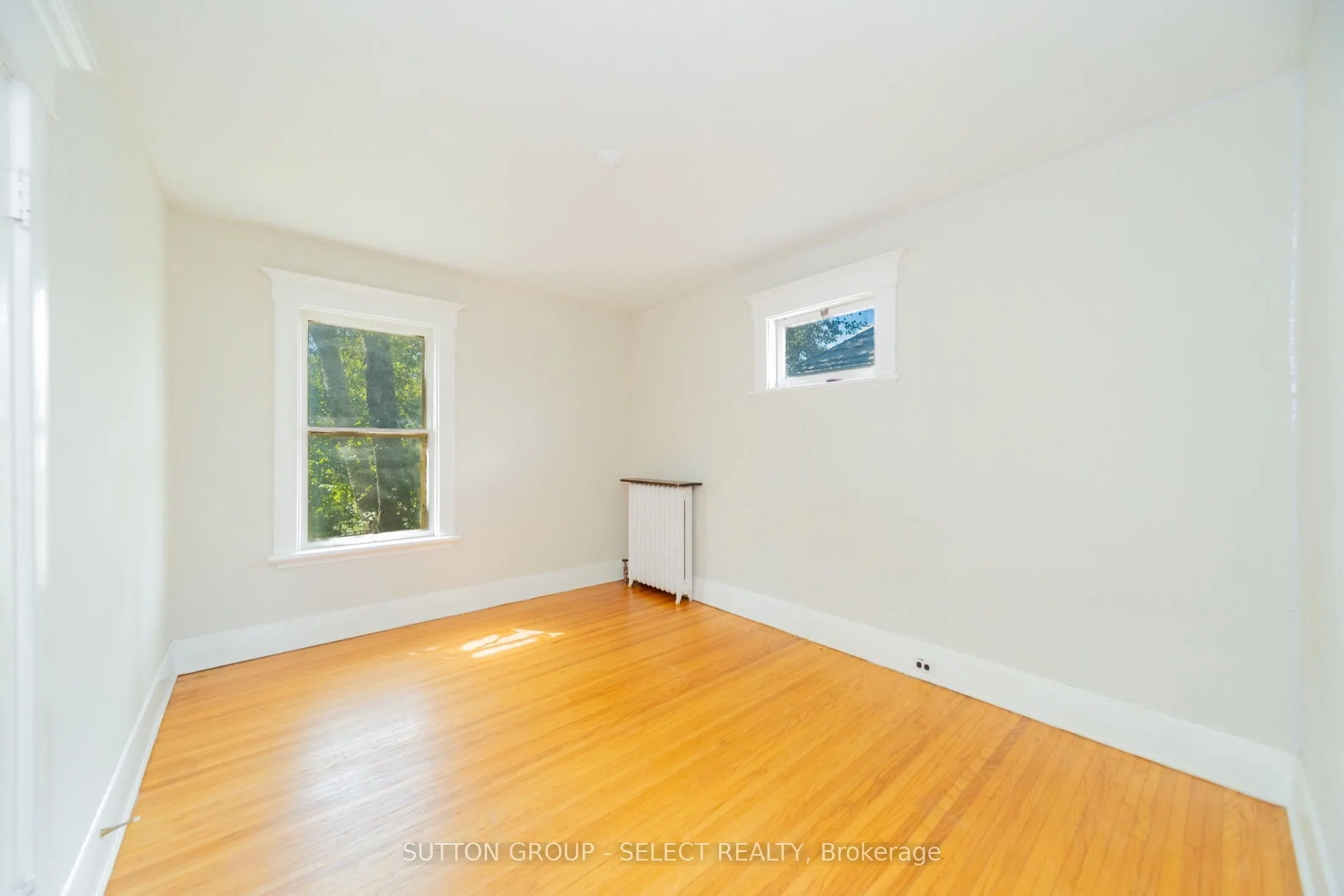 239 Ridout Street S