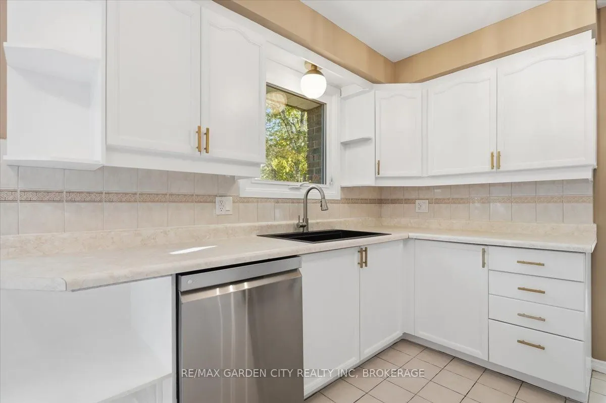 19 Berkhout Terrace