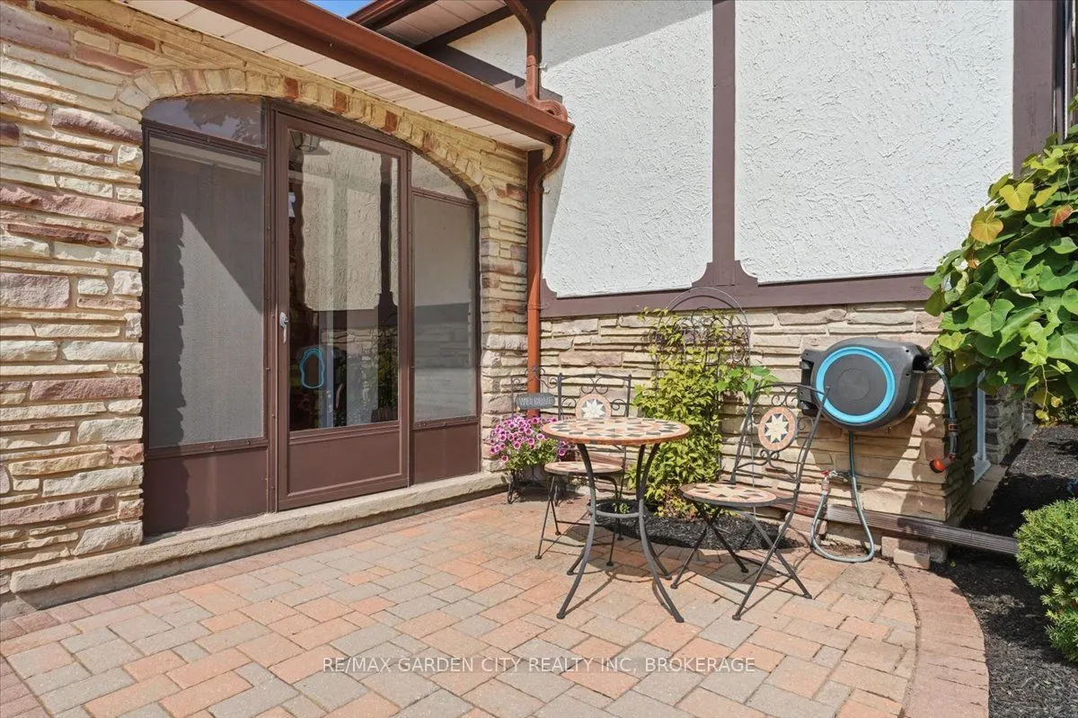 19 Berkhout Terrace