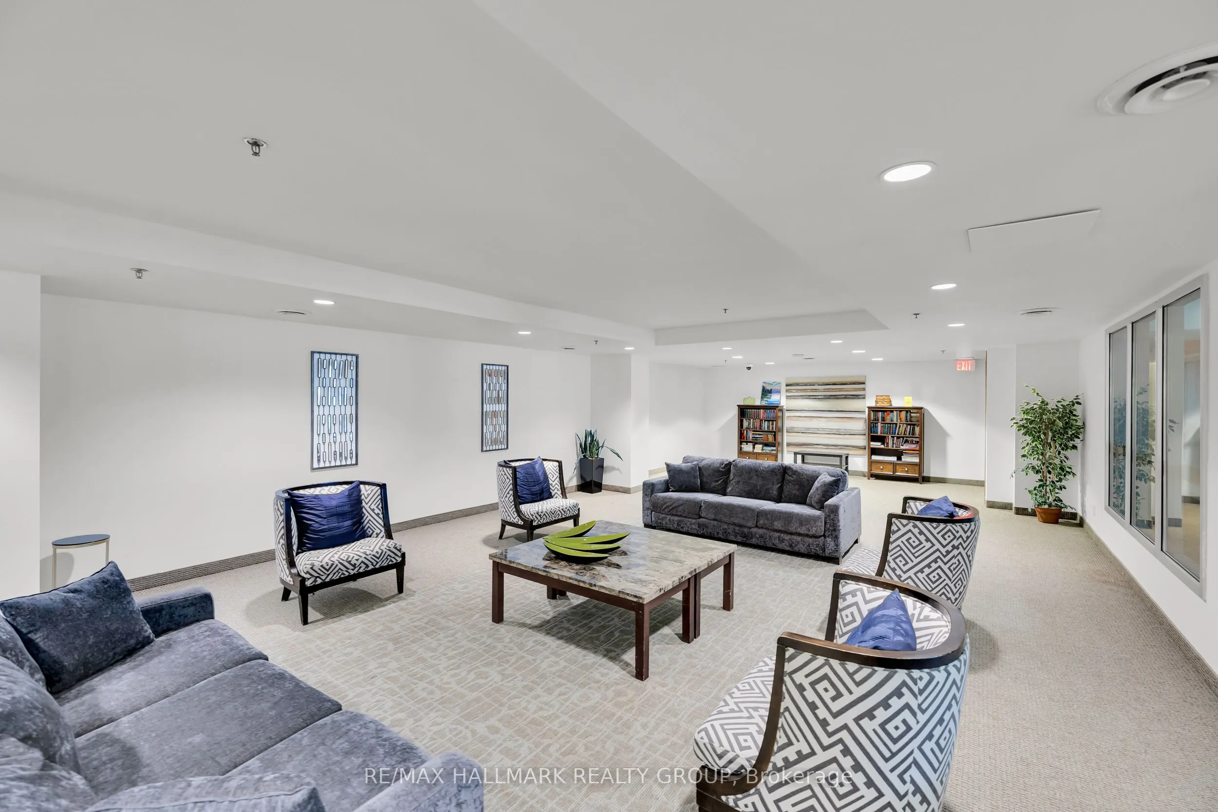 242 RIDEAU Street #506