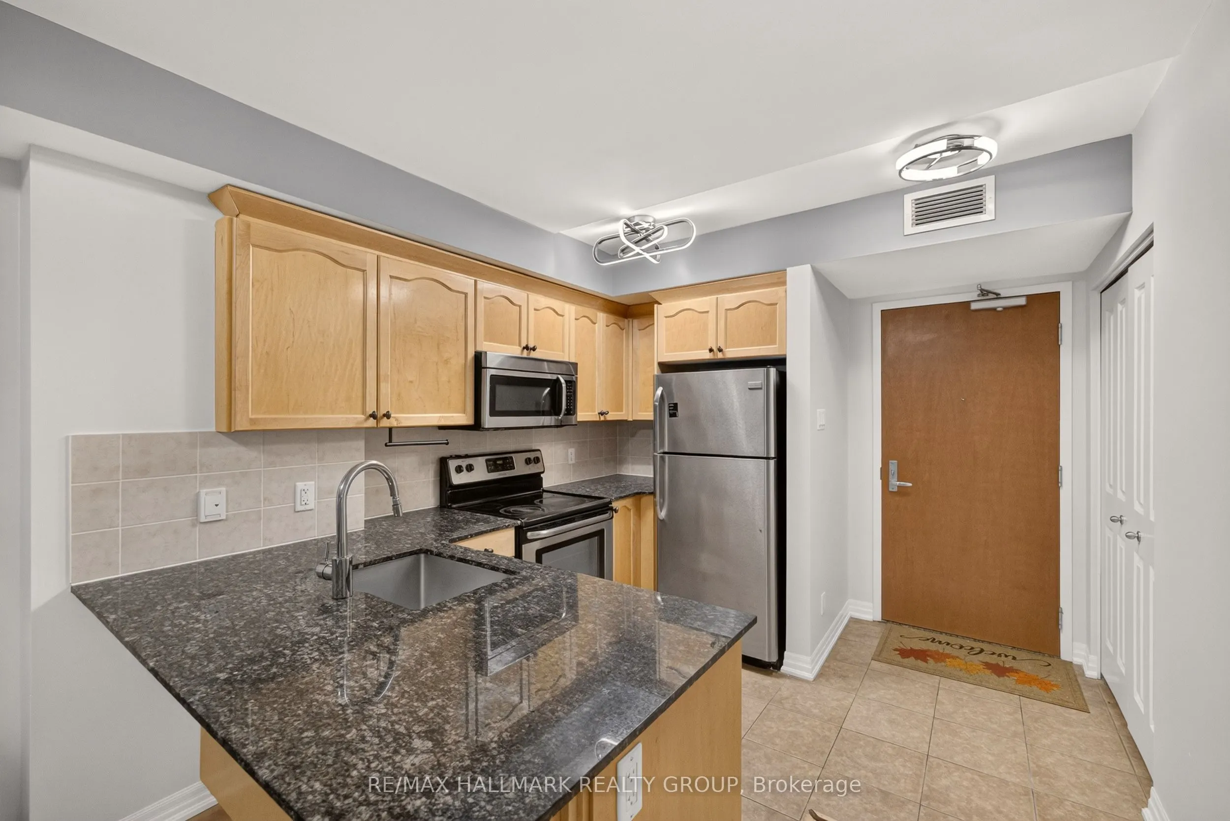 242 RIDEAU Street #506