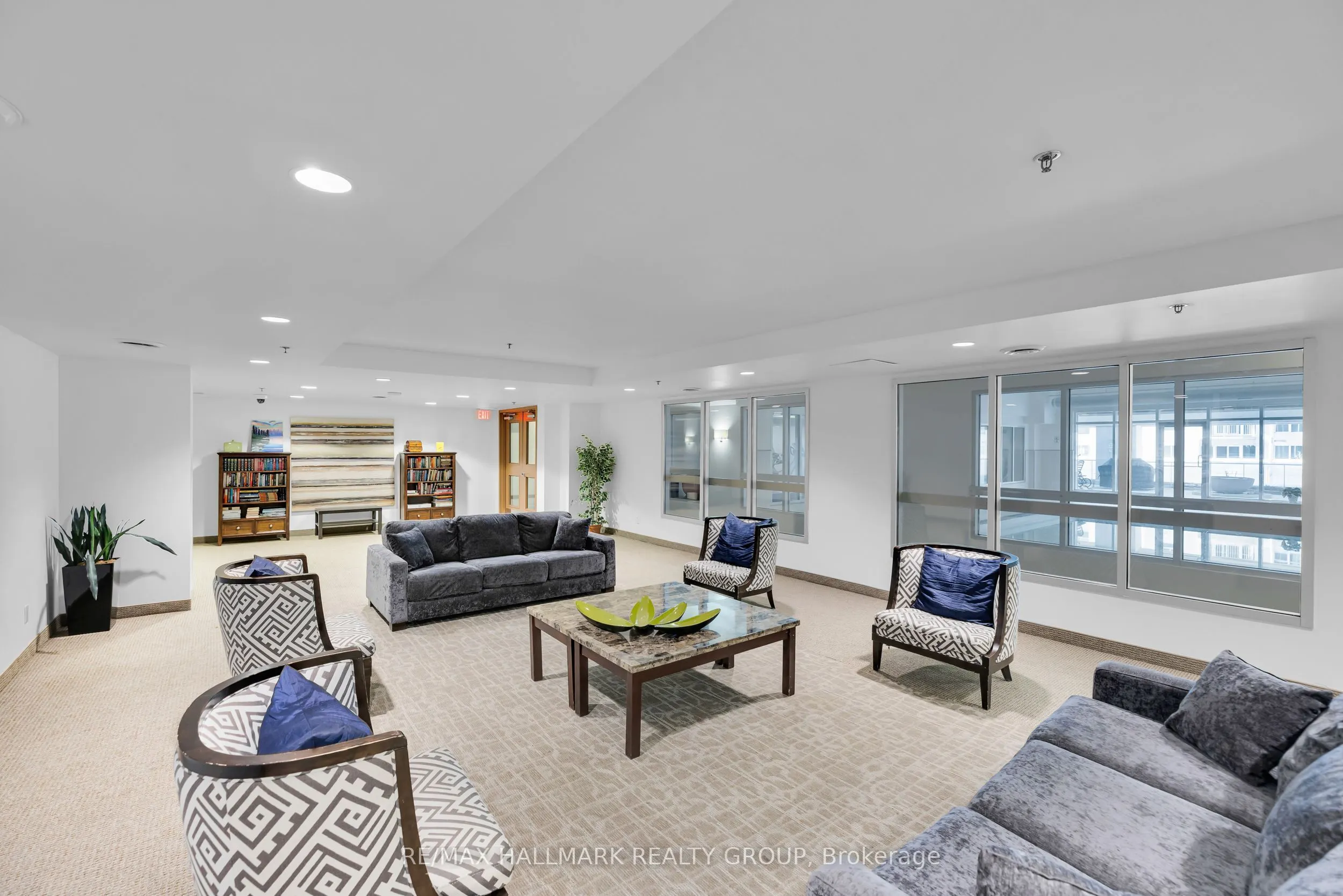 242 RIDEAU Street #506