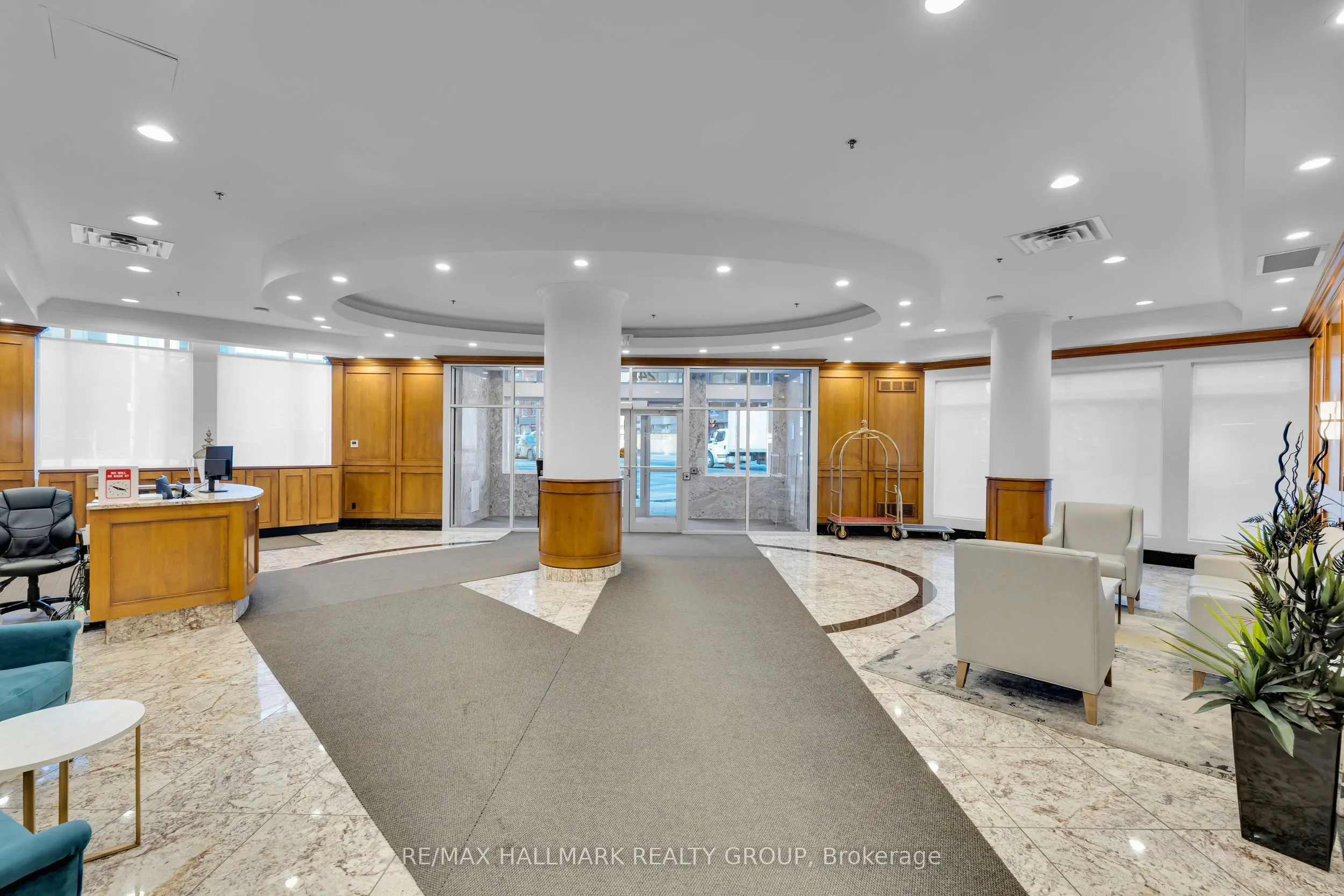 242 RIDEAU Street #506